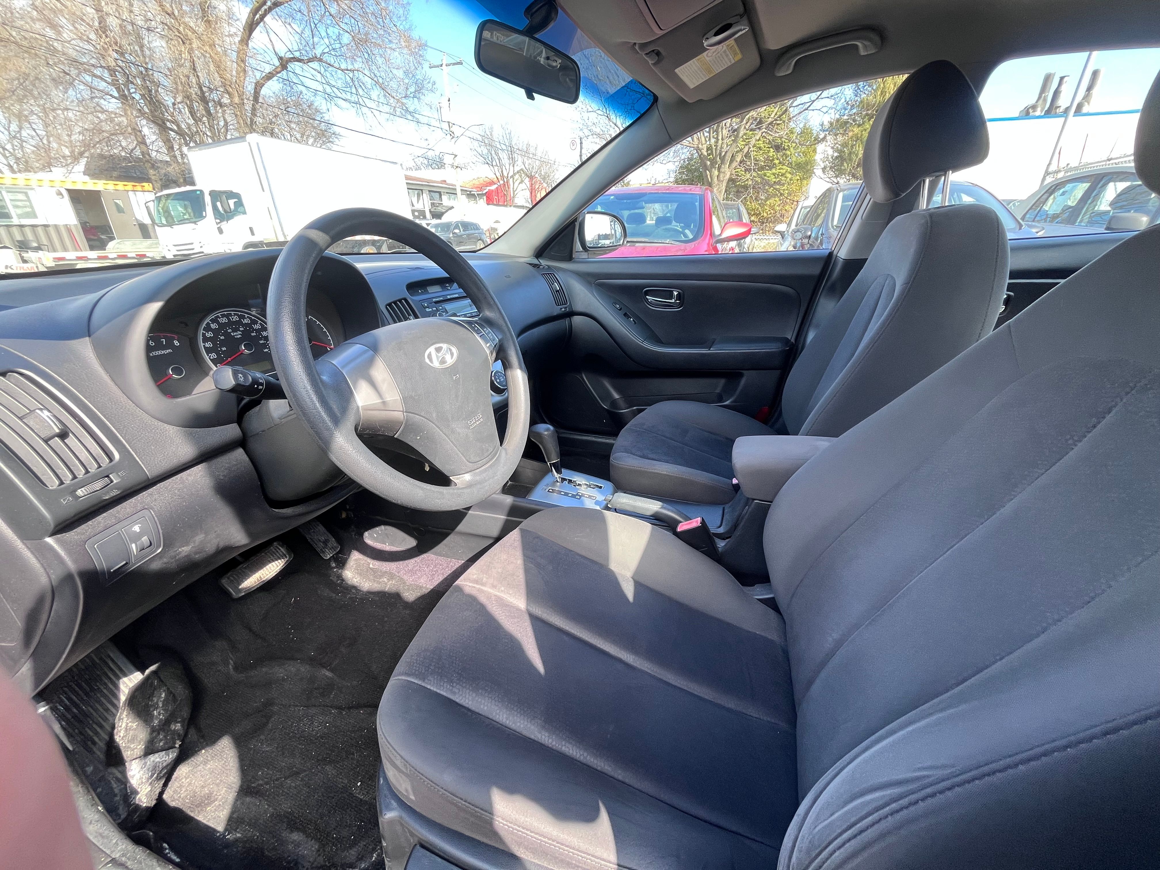 Hyundai elantra 2010 - Image 7