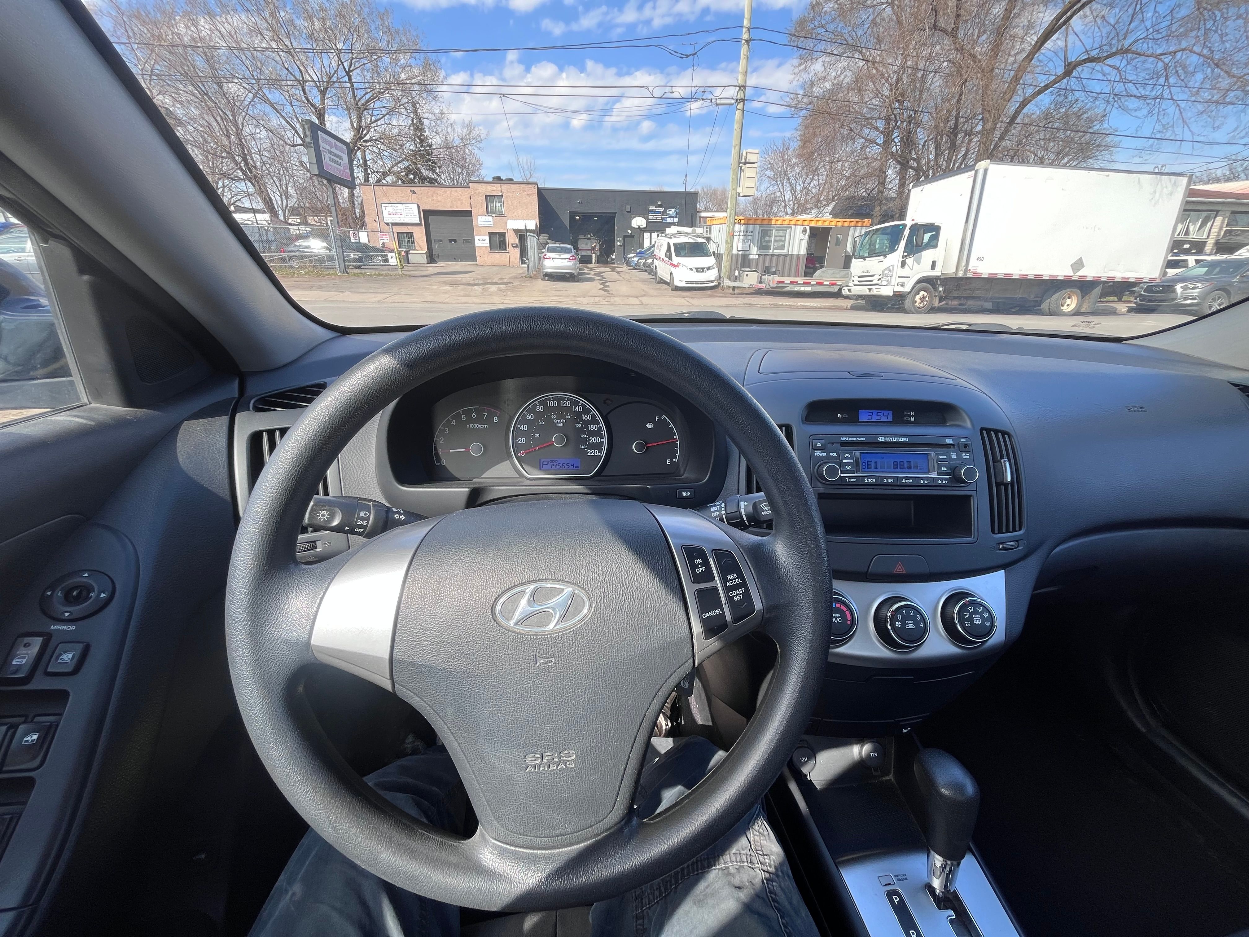Hyundai elantra 2010 - Image 8
