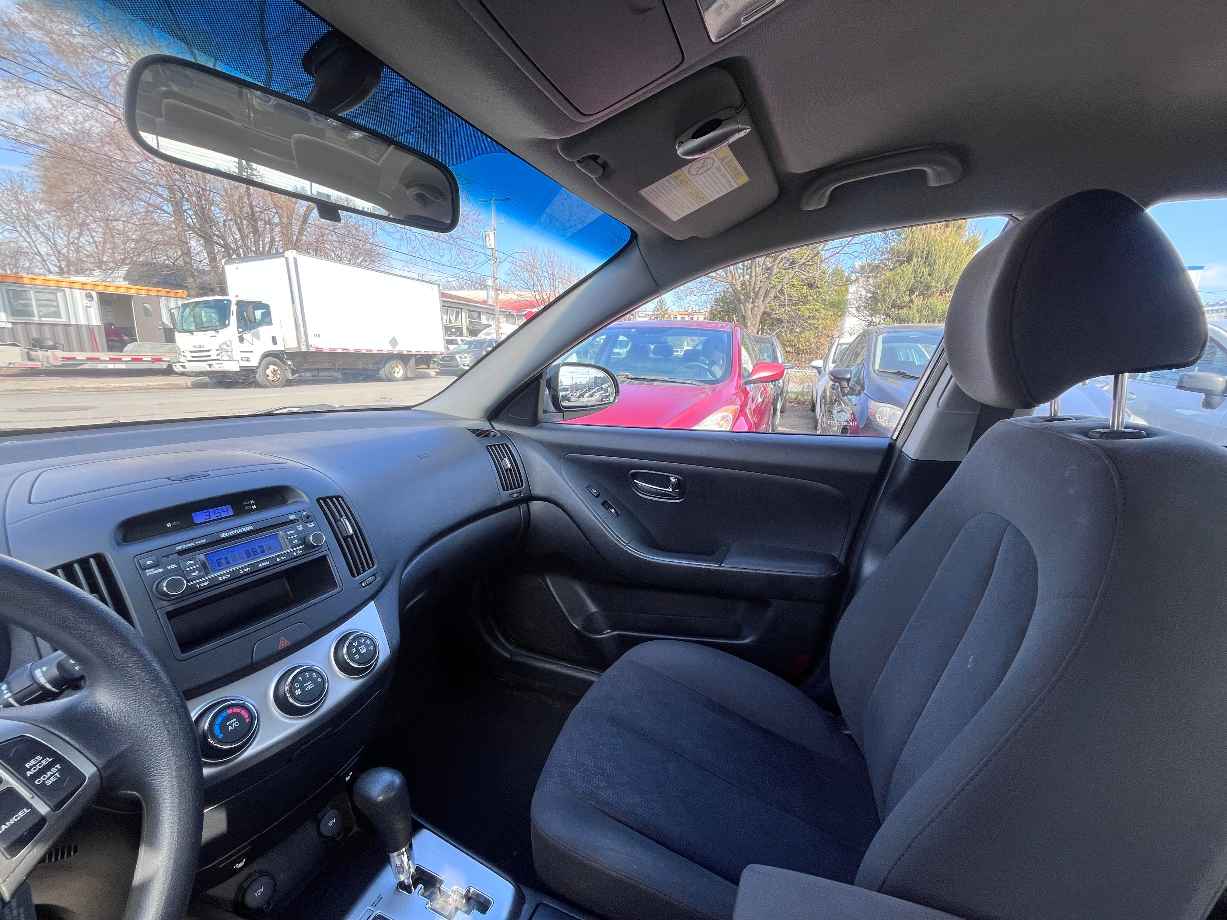 Hyundai elantra 2010 - Image 10
