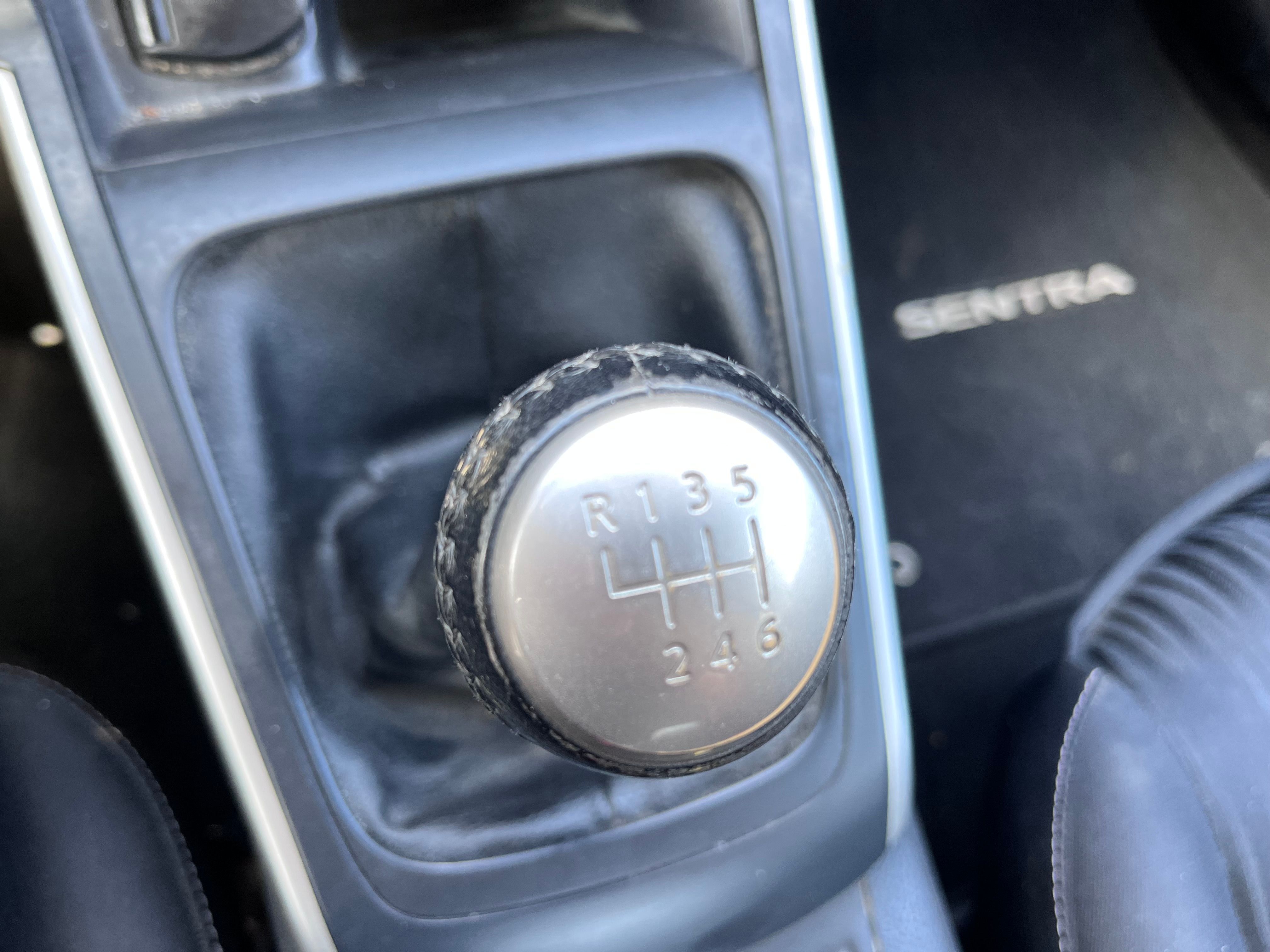 Nissan sentra 2016 - Image 13