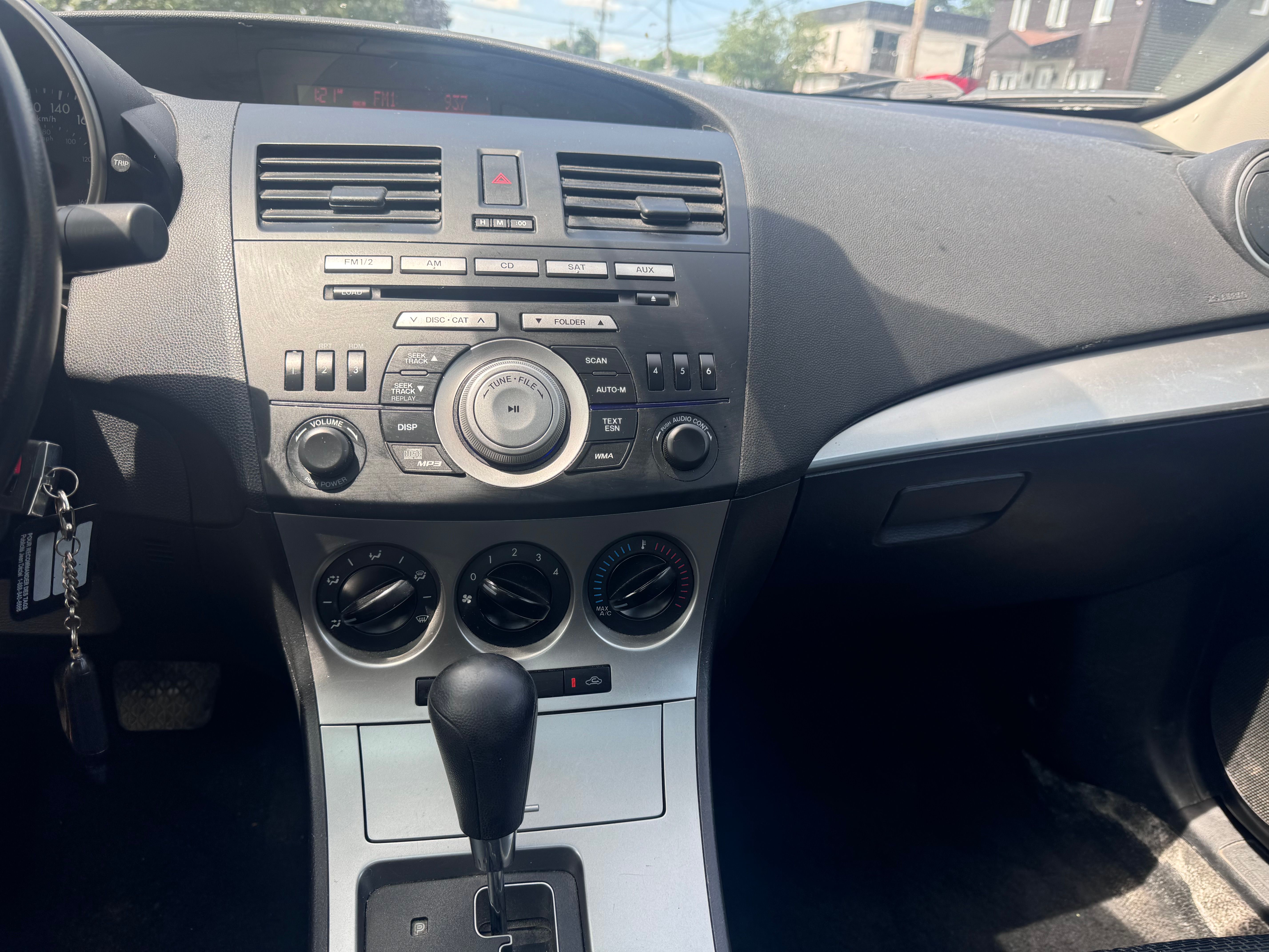 Mazda MAZDA3 2010 - Image 11
