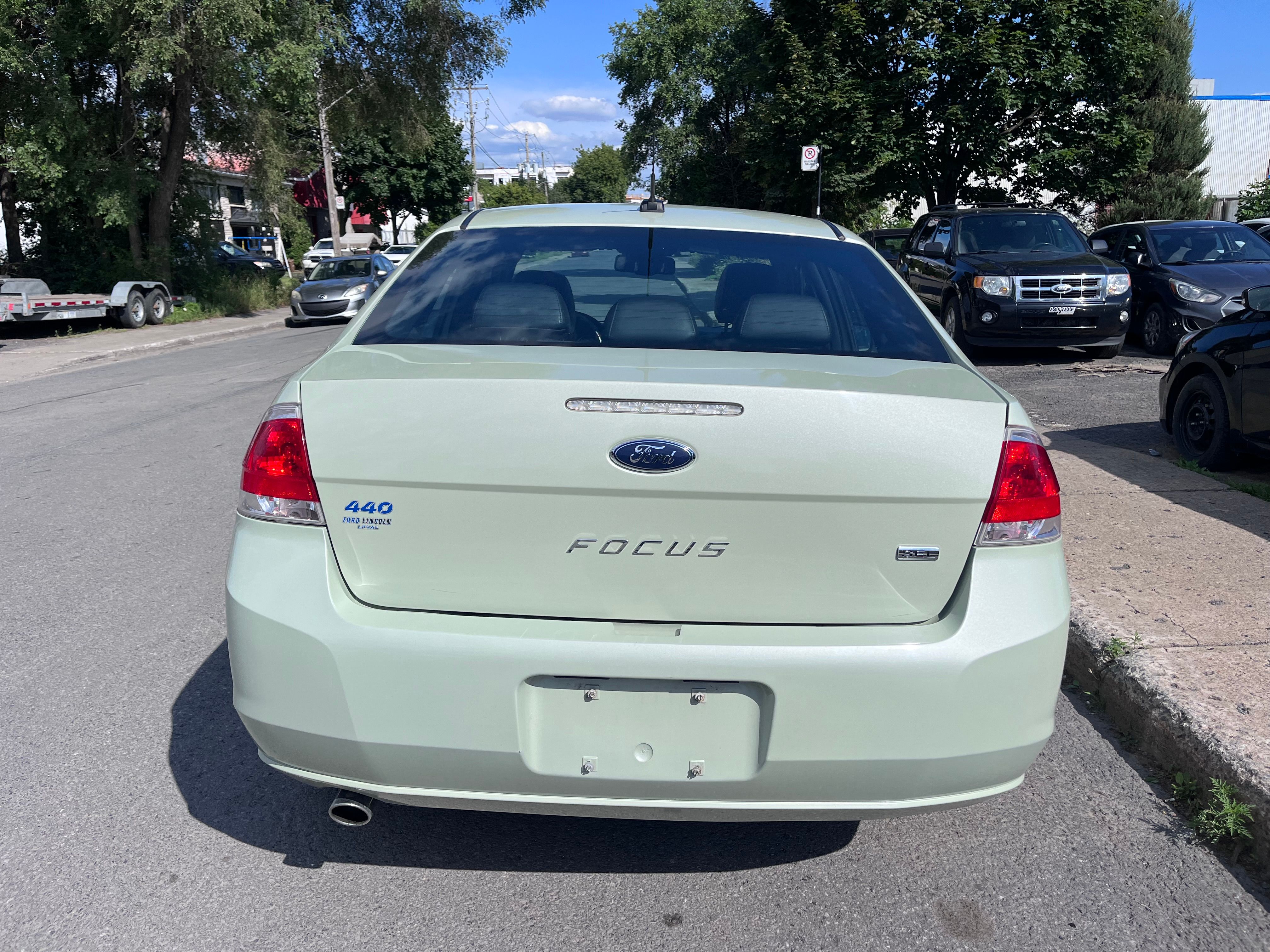 Ford Focus 2010 - Image 2