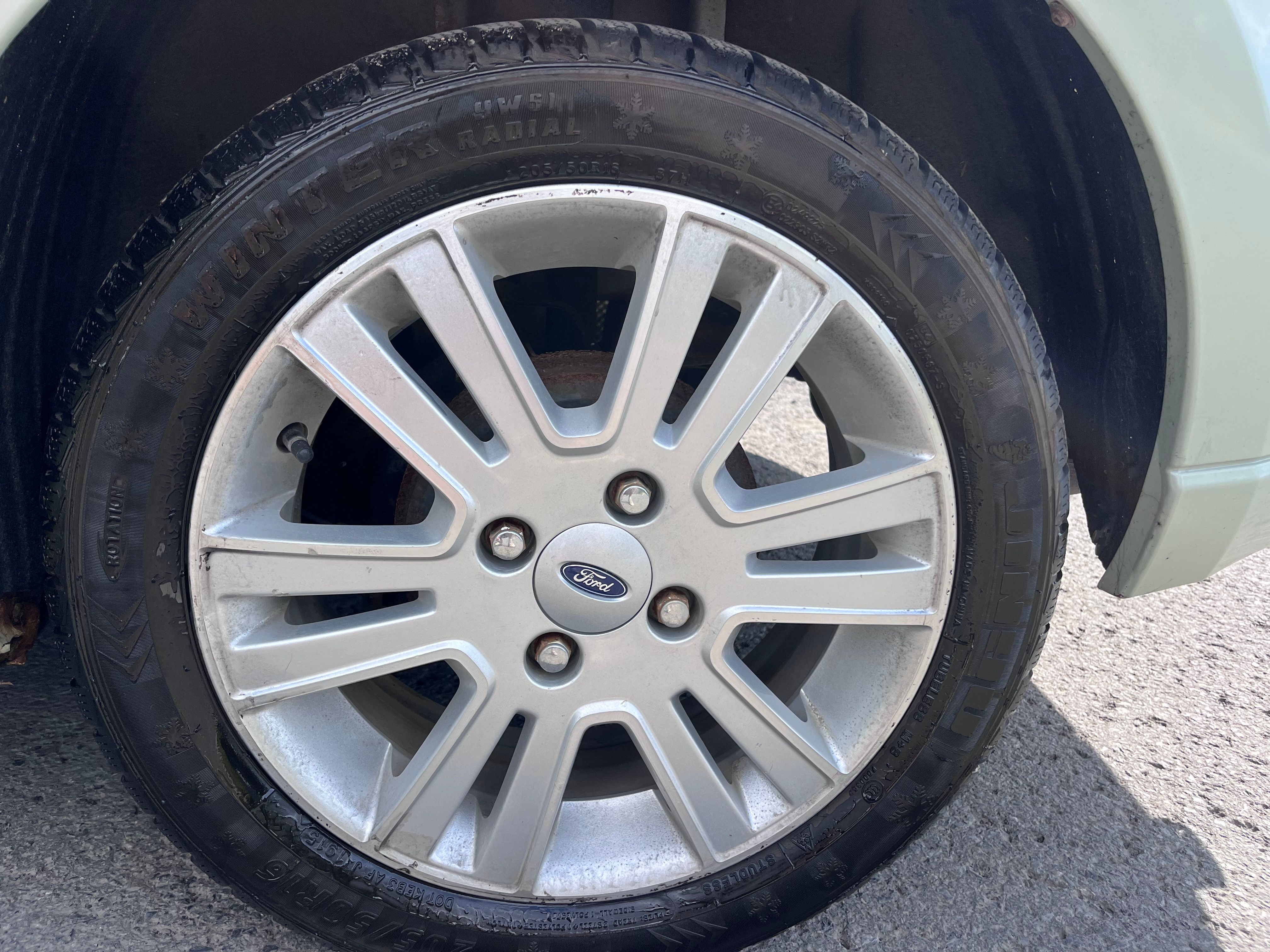 Ford Focus 2010 - Image 13