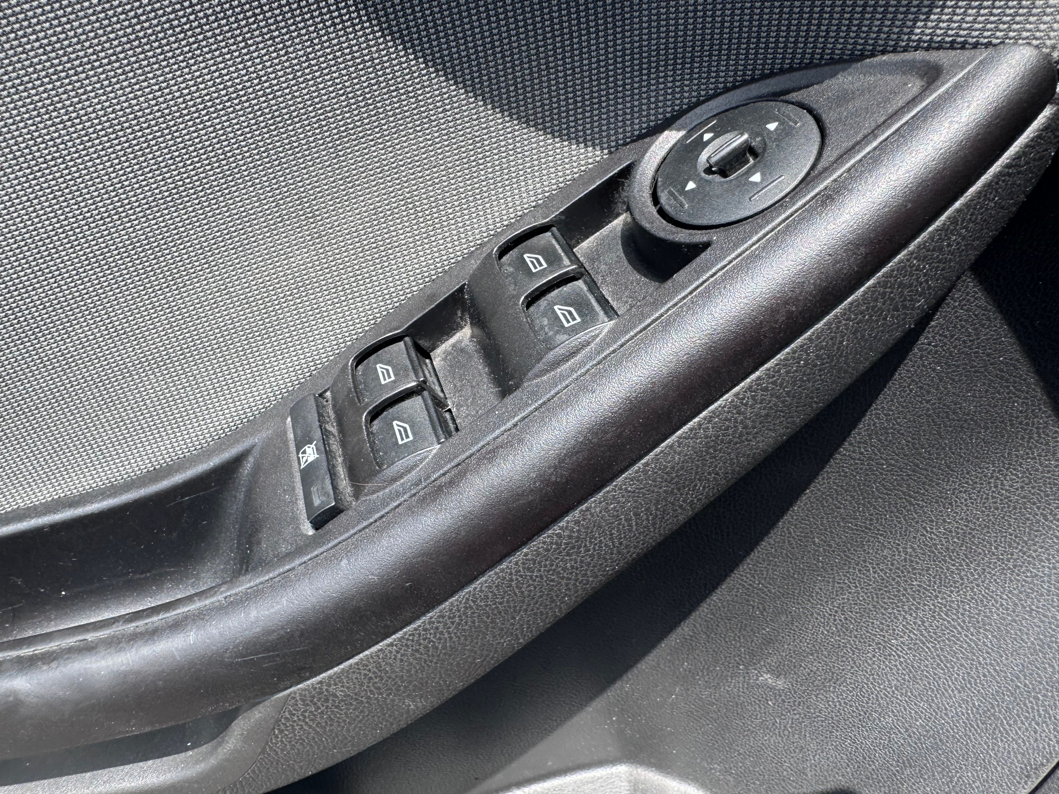 Ford Focus 2012 - Image 9