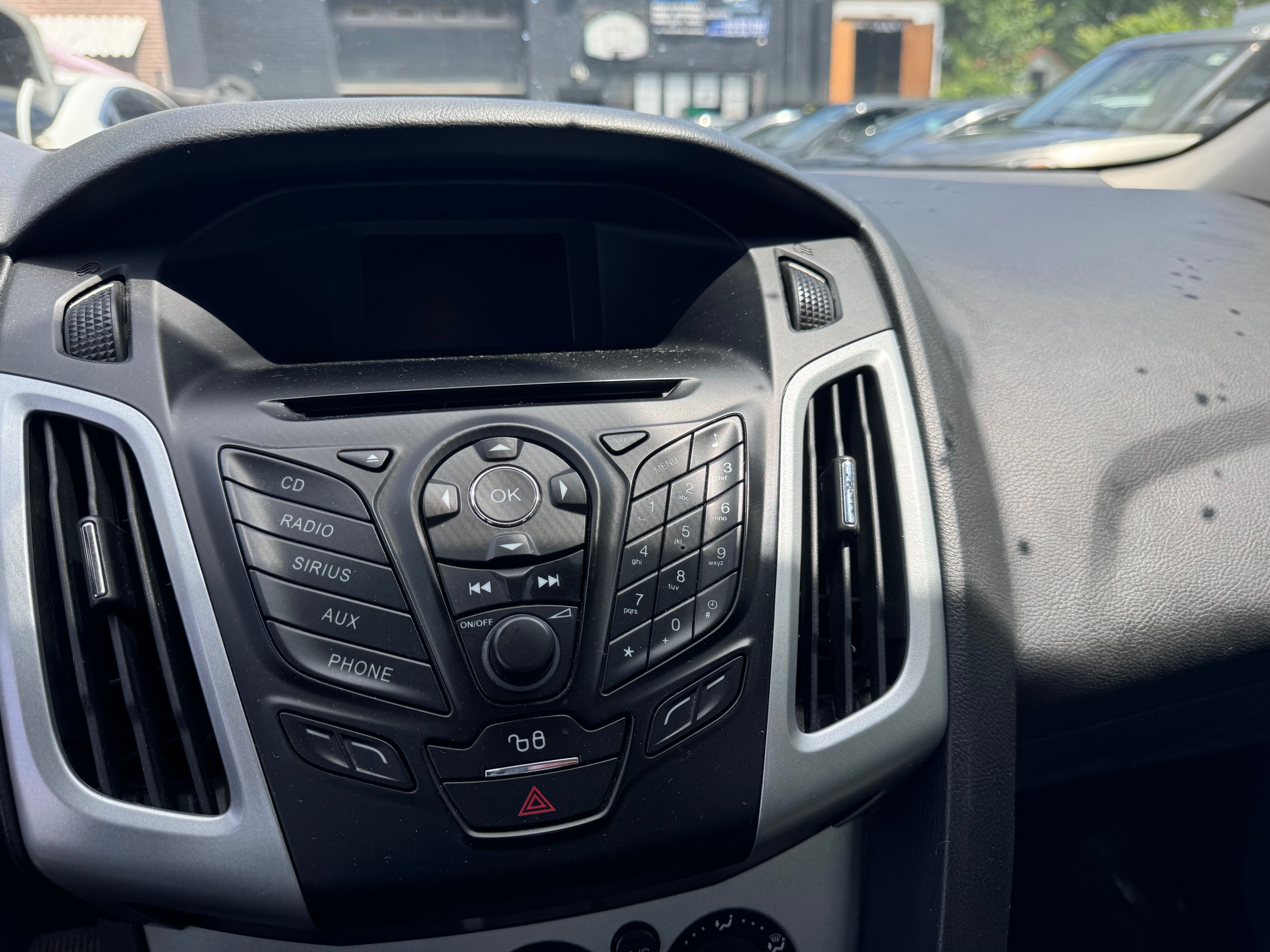 Ford Focus 2012 - Image 11