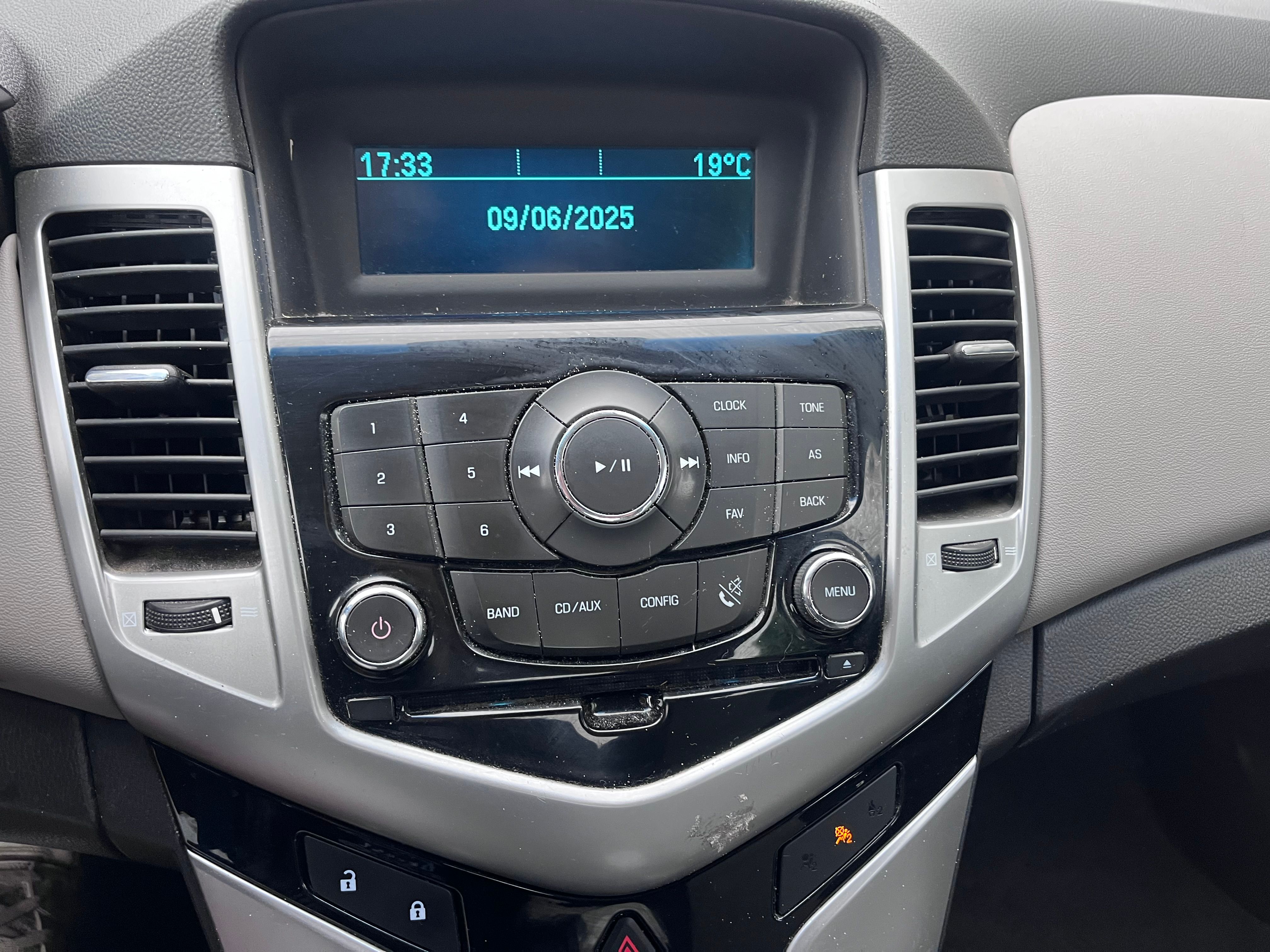 Chevrolet Cruze 2011 - Image 9
