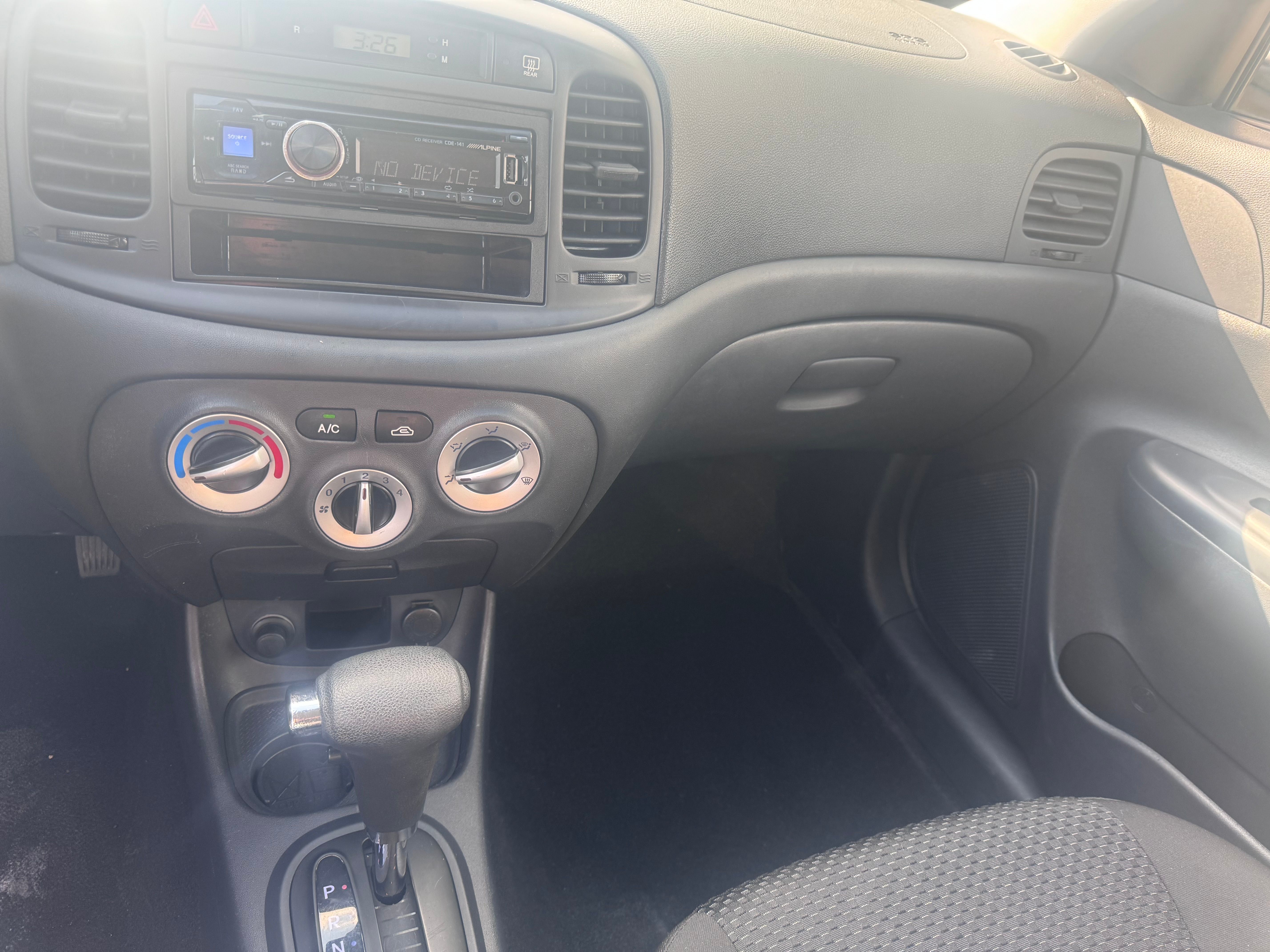 Hyundai Accent 2011 - Image 10