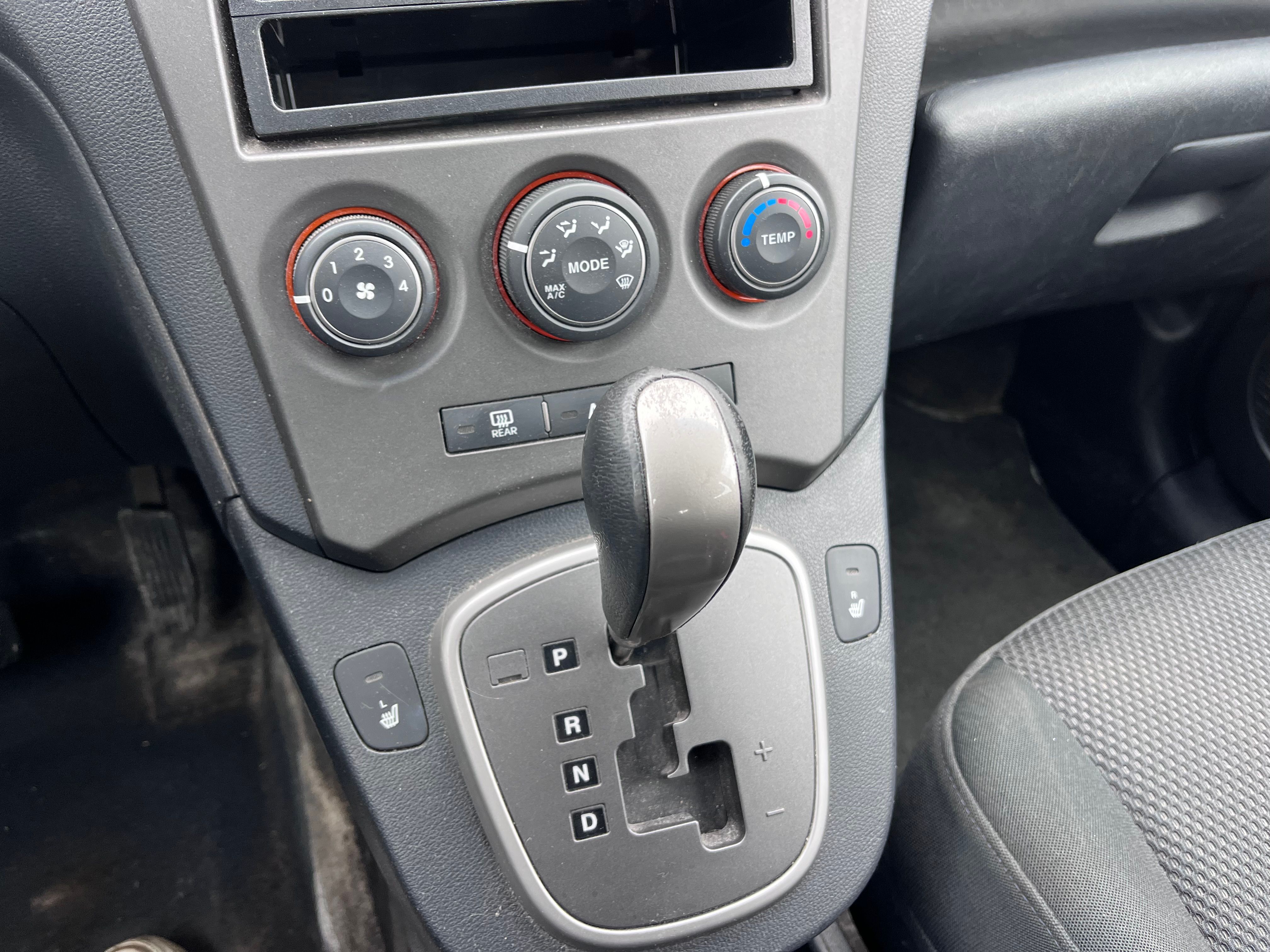 Kia rondo 2009 - Image 10