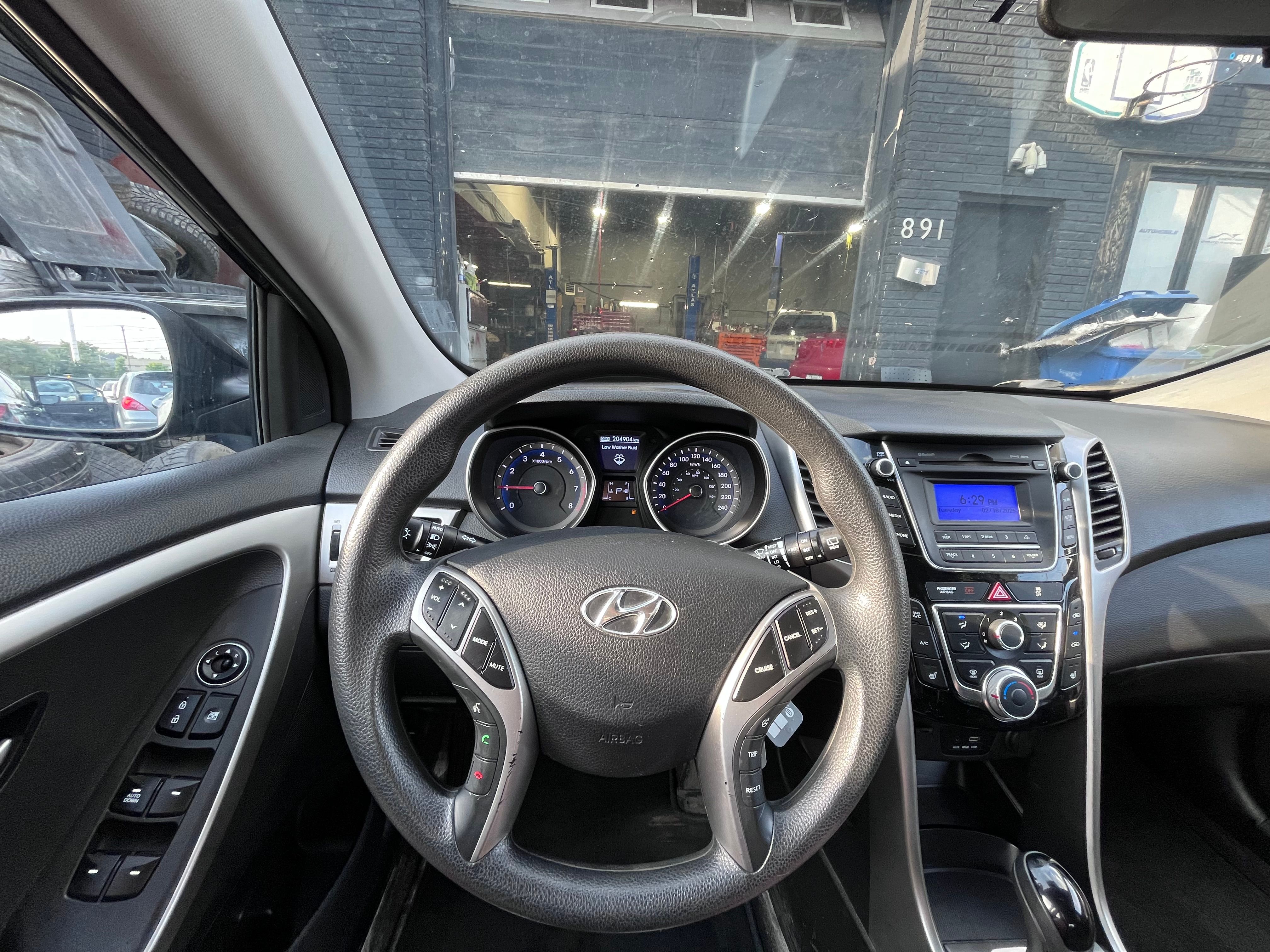 Hyundai Elantra GT 2015 - Image 8