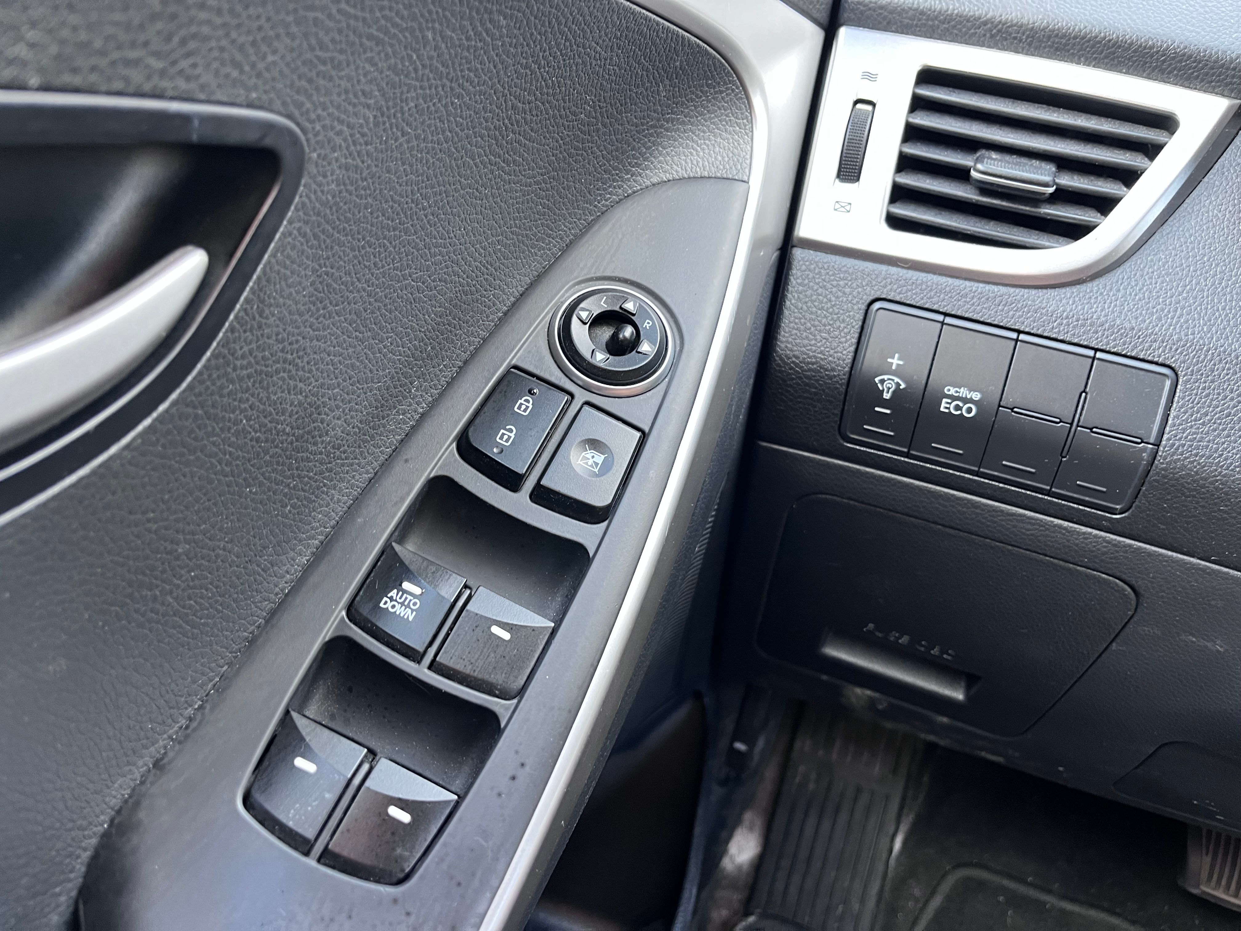 Hyundai Elantra GT 2015 - Image 10