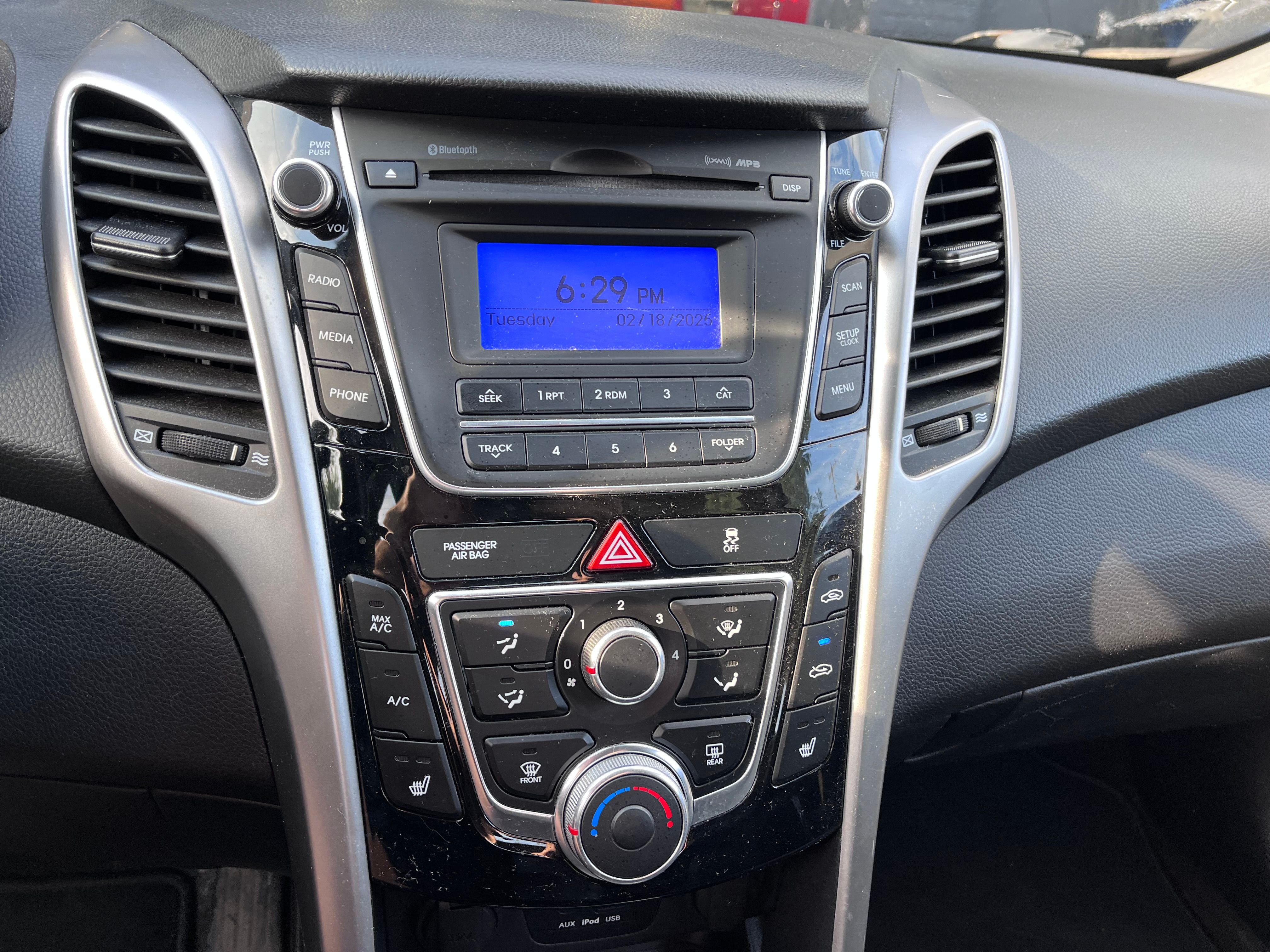 Hyundai Elantra GT 2015 - Image 13