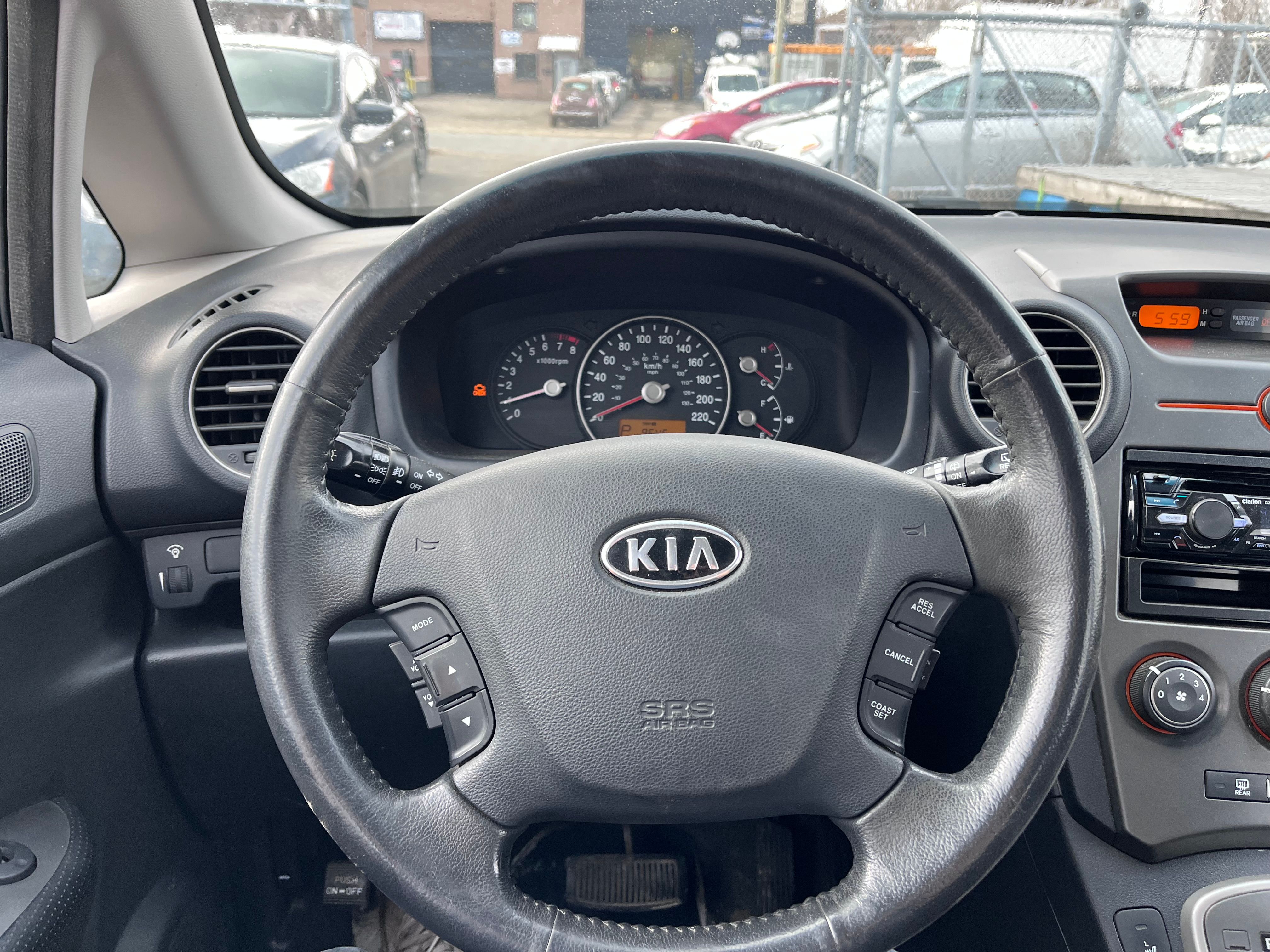 Kia rondo 2009 - Image 7