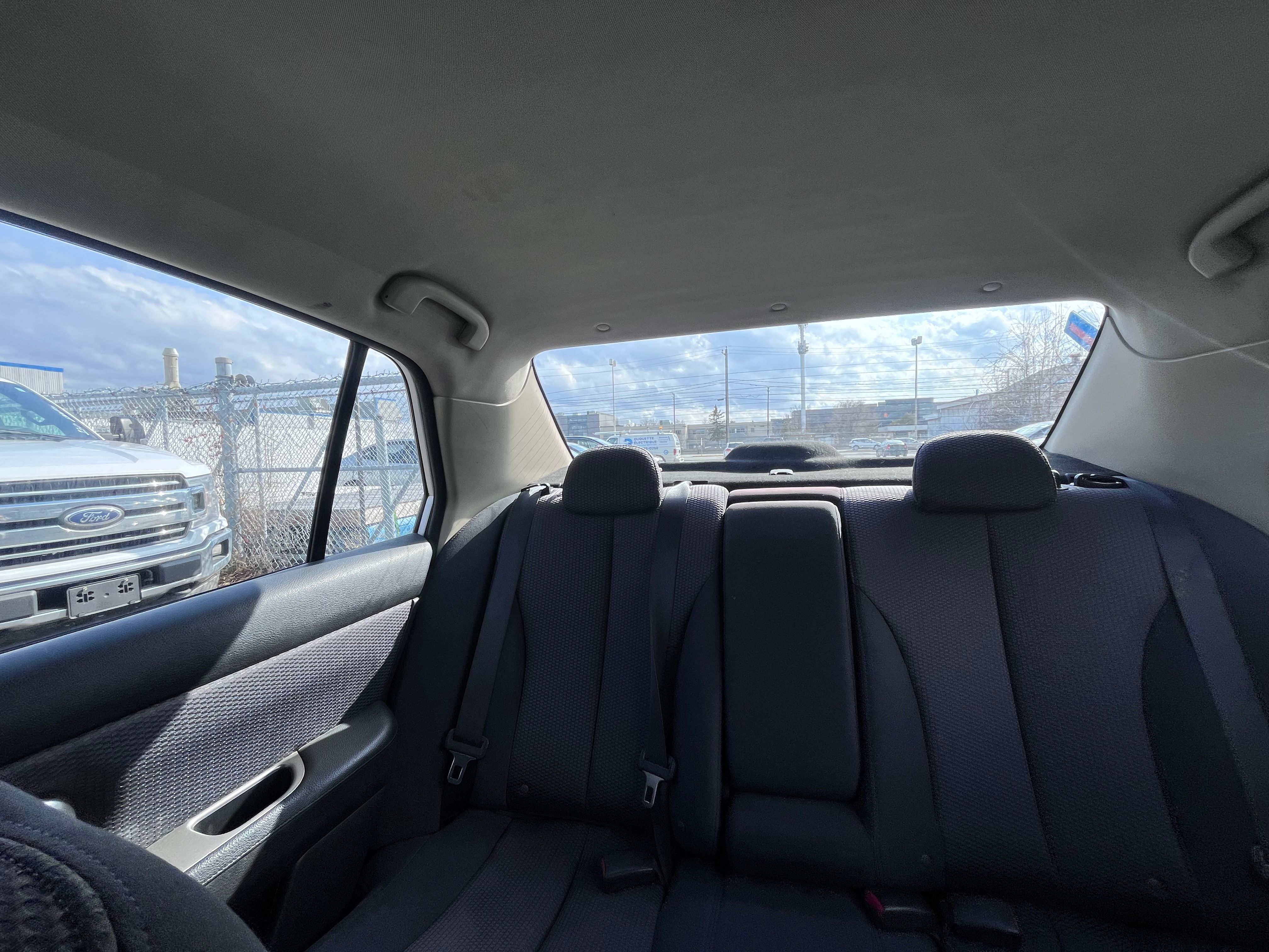 Nissan versa 2007 - Image 12