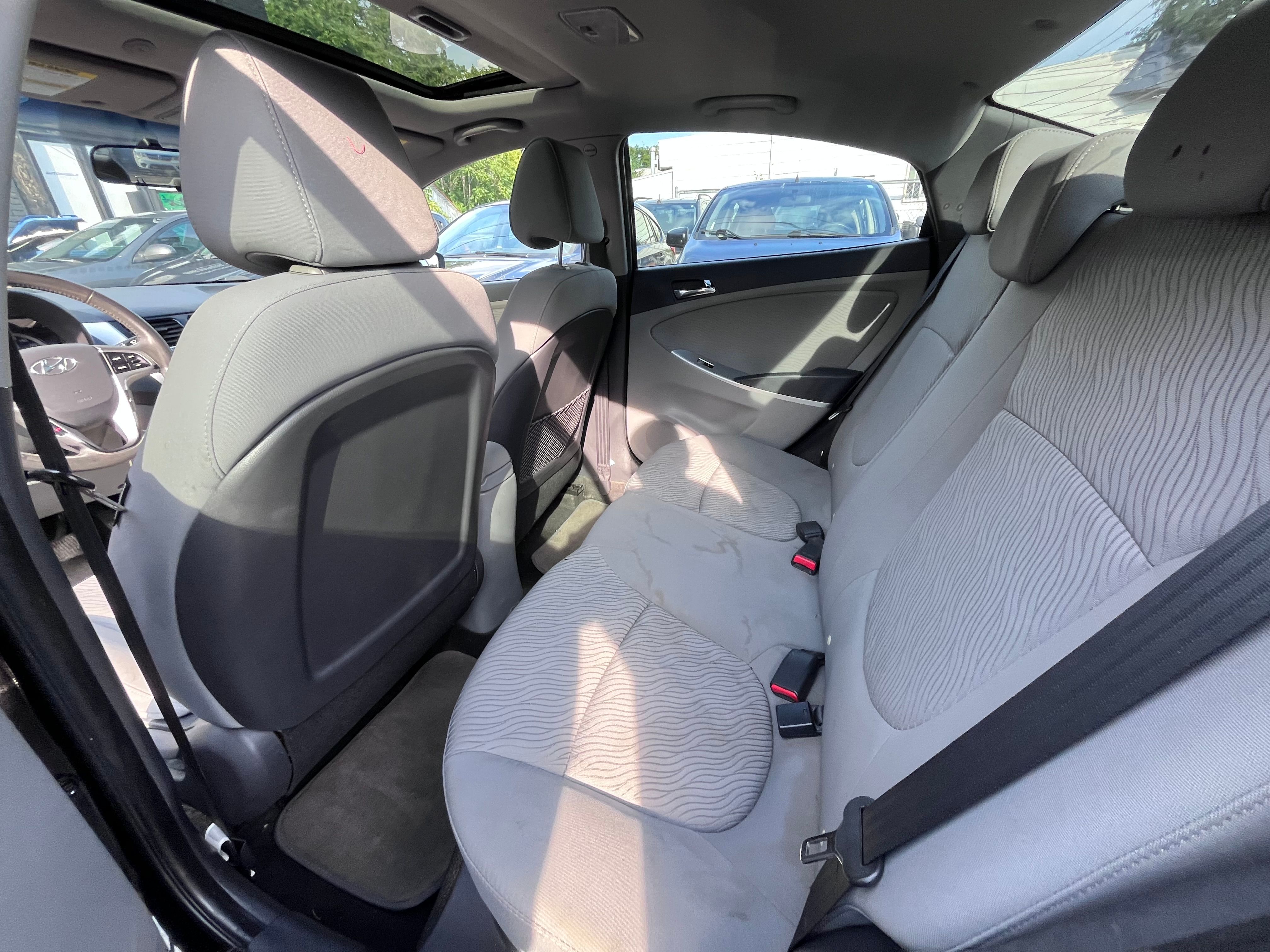 Hyundai Accent 2013 - Image 9