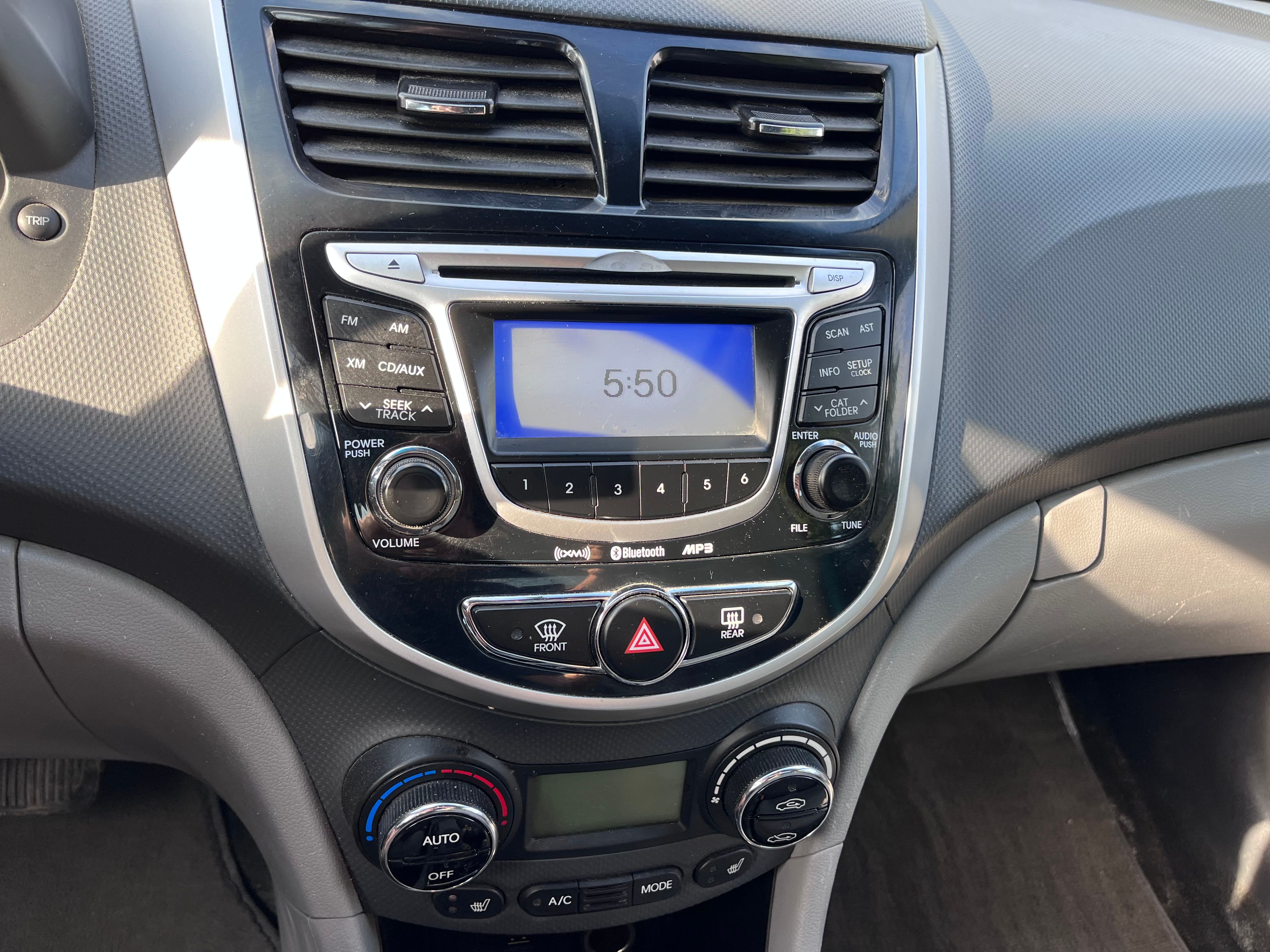 Hyundai Accent 2013 - Image 11