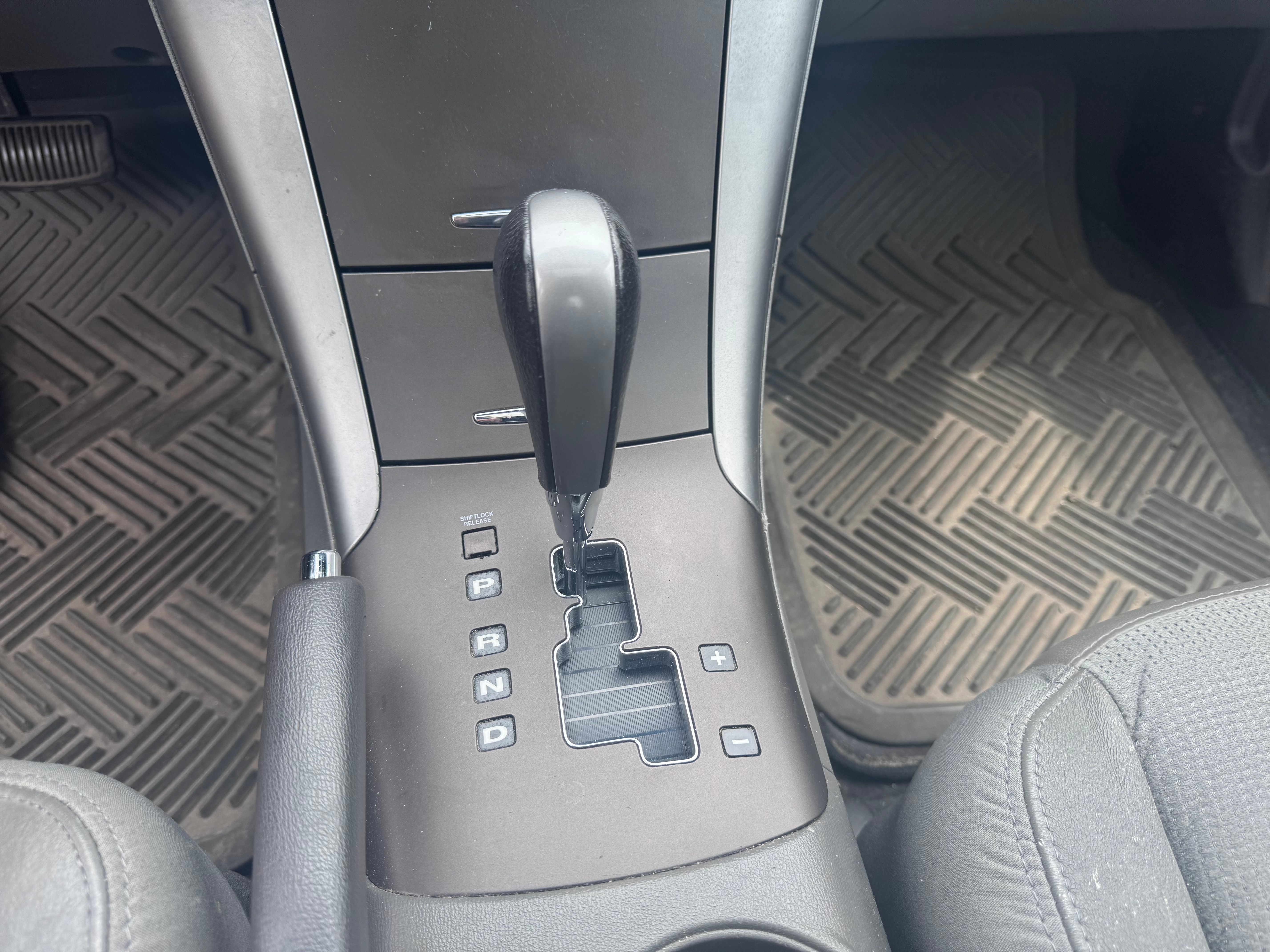 Hyundai Sonata 2010 - Image 11
