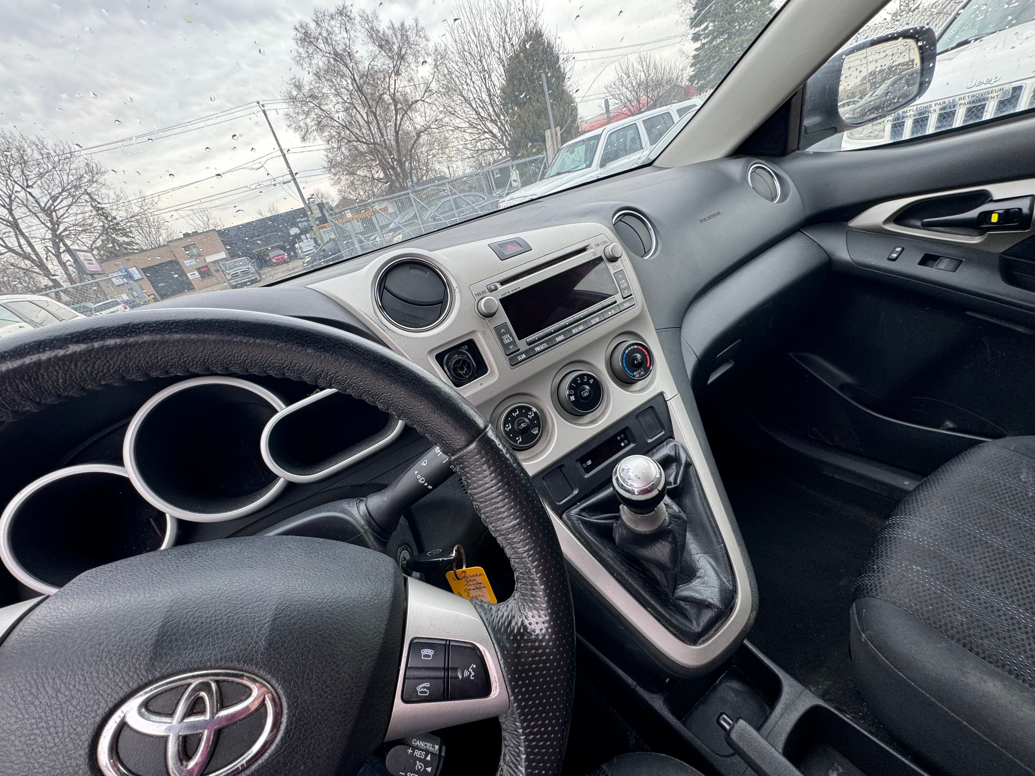 Toyota matrix 2011 - Image 9