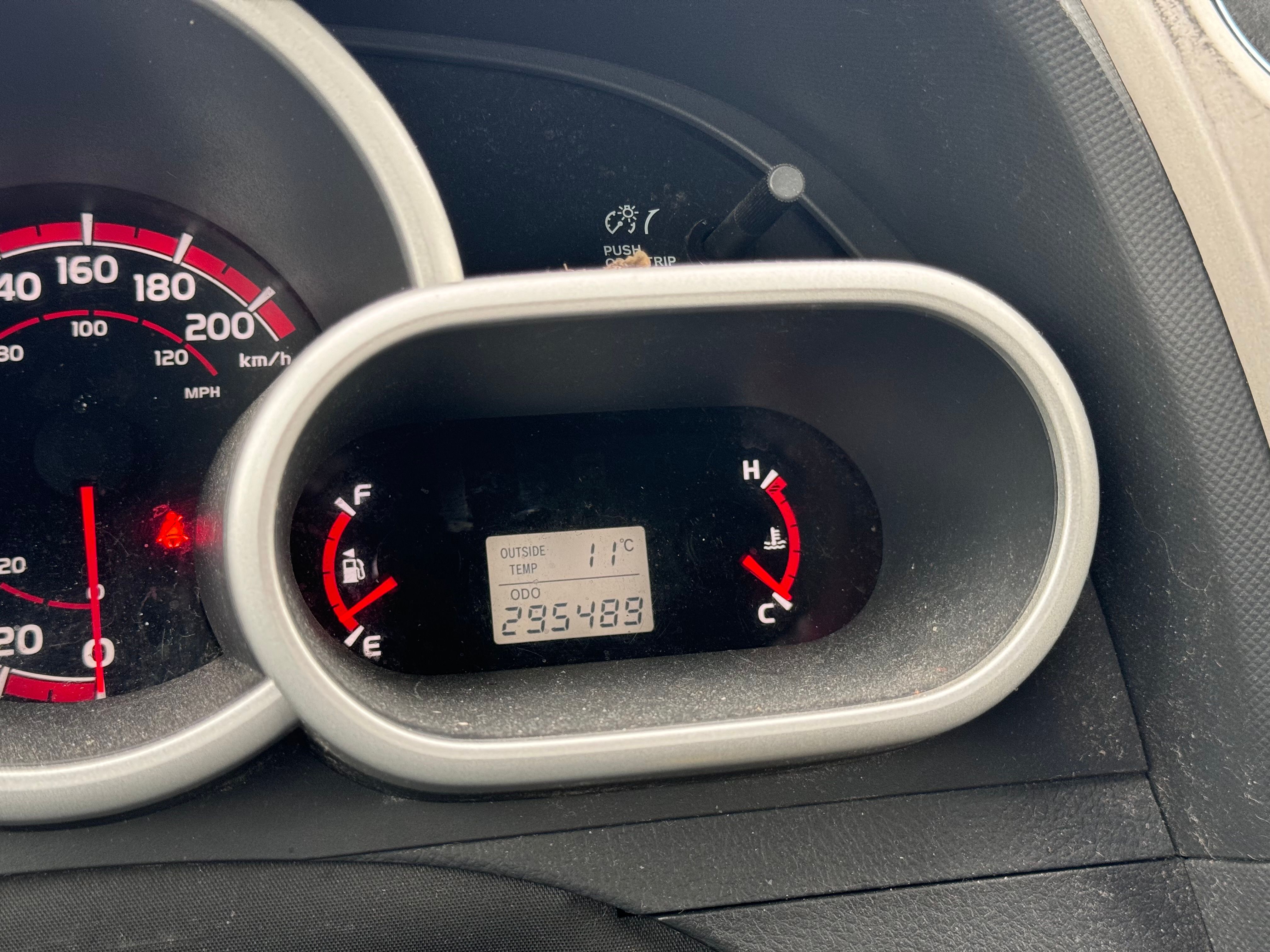 Toyota matrix 2011 - Image 10