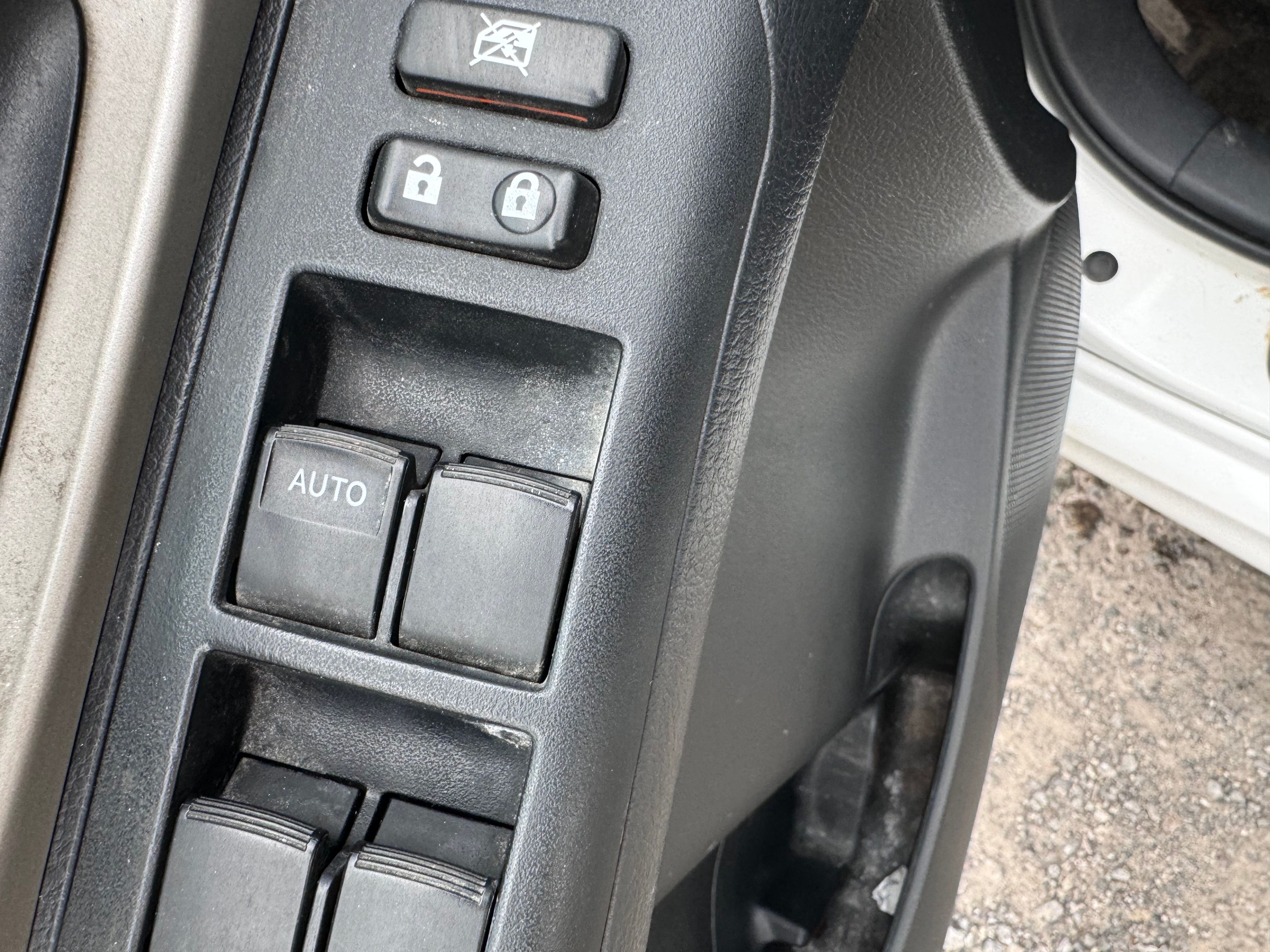Toyota matrix 2011 - Image 12