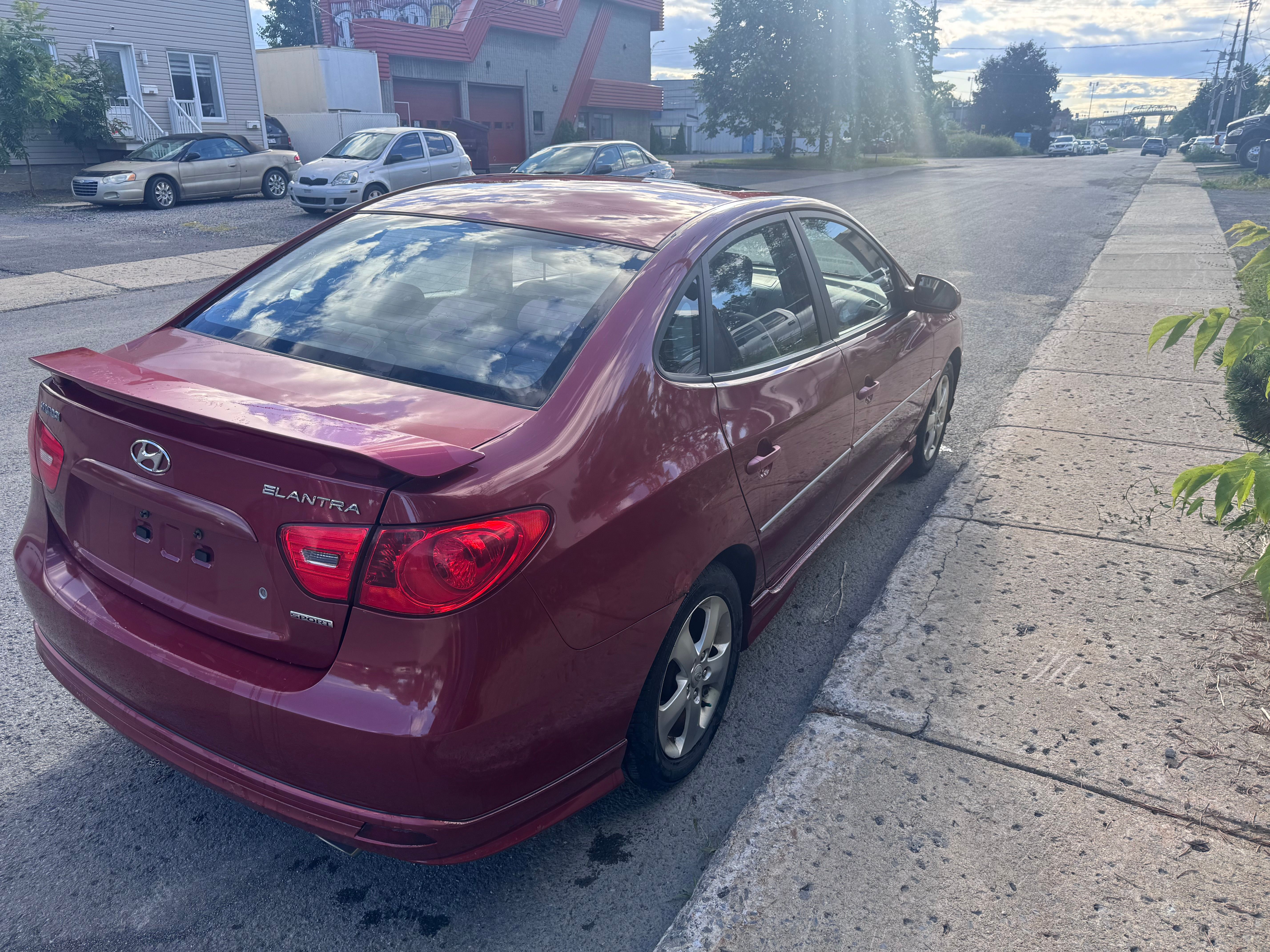 Hyundai Elantra 2009 - Image 4