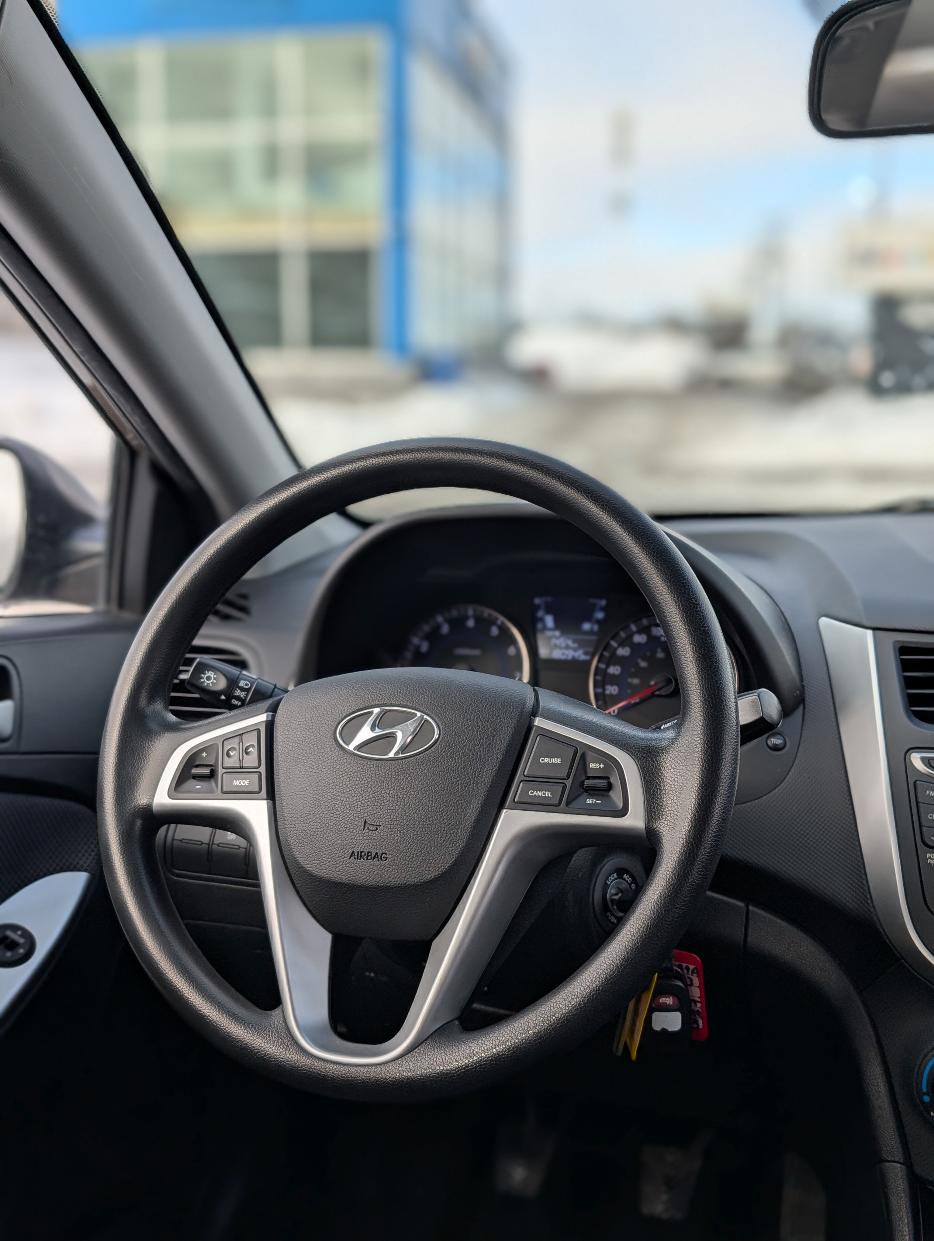 Hyundai accent hatchback 2013 - Image 11