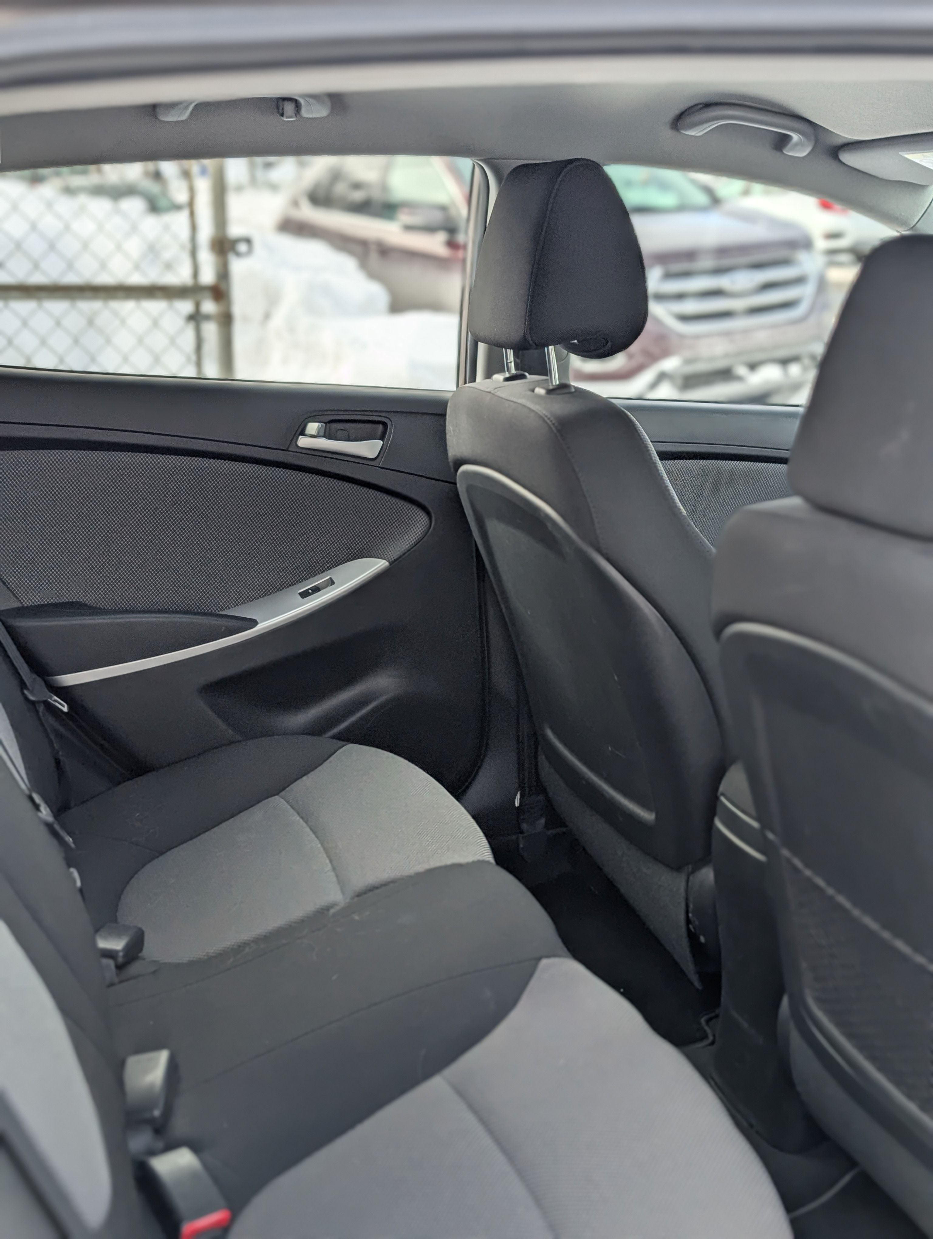 Hyundai accent hatchback 2013 - Image 13
