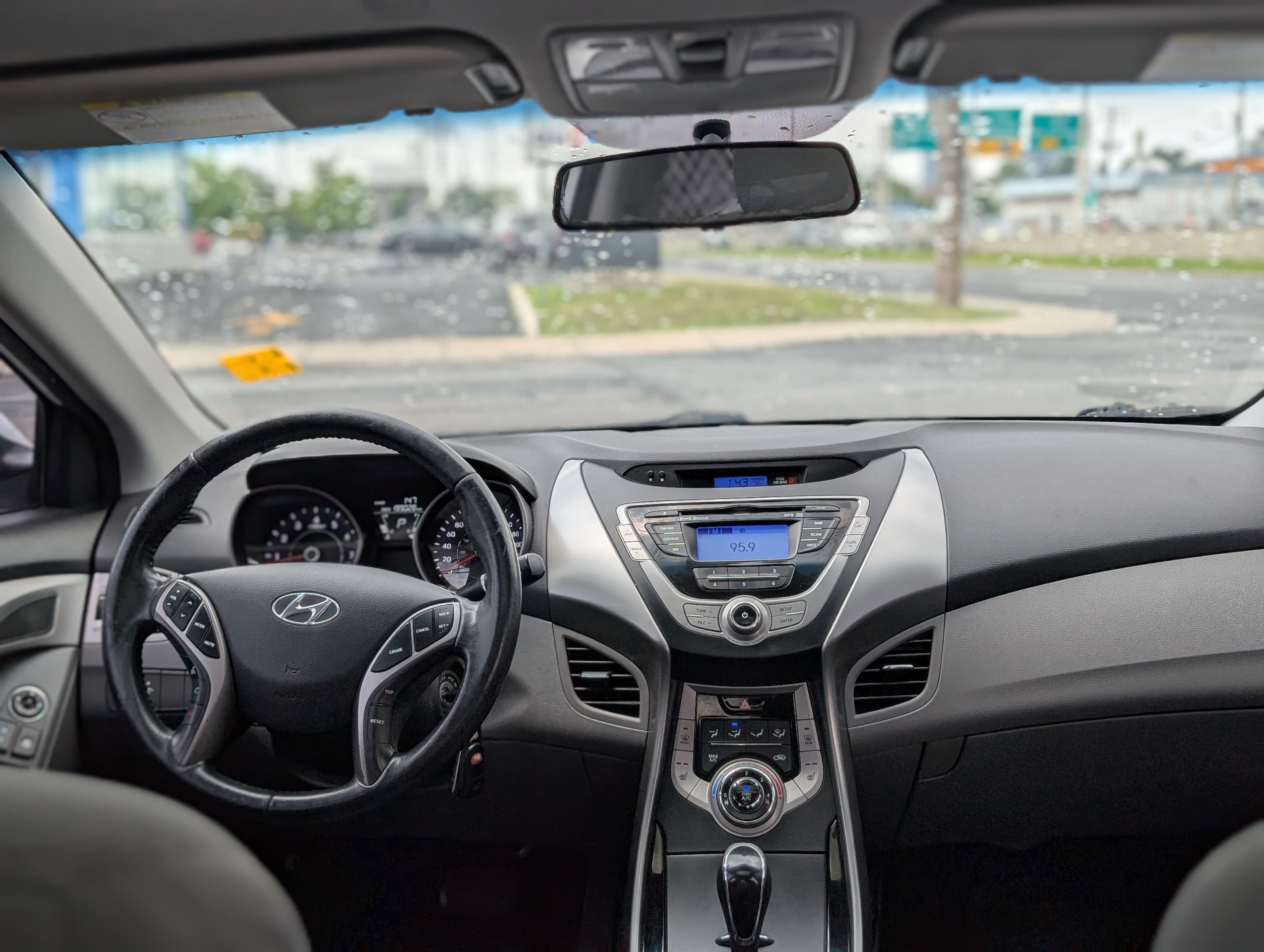 Hyundai Elantra 2013 - Image 13