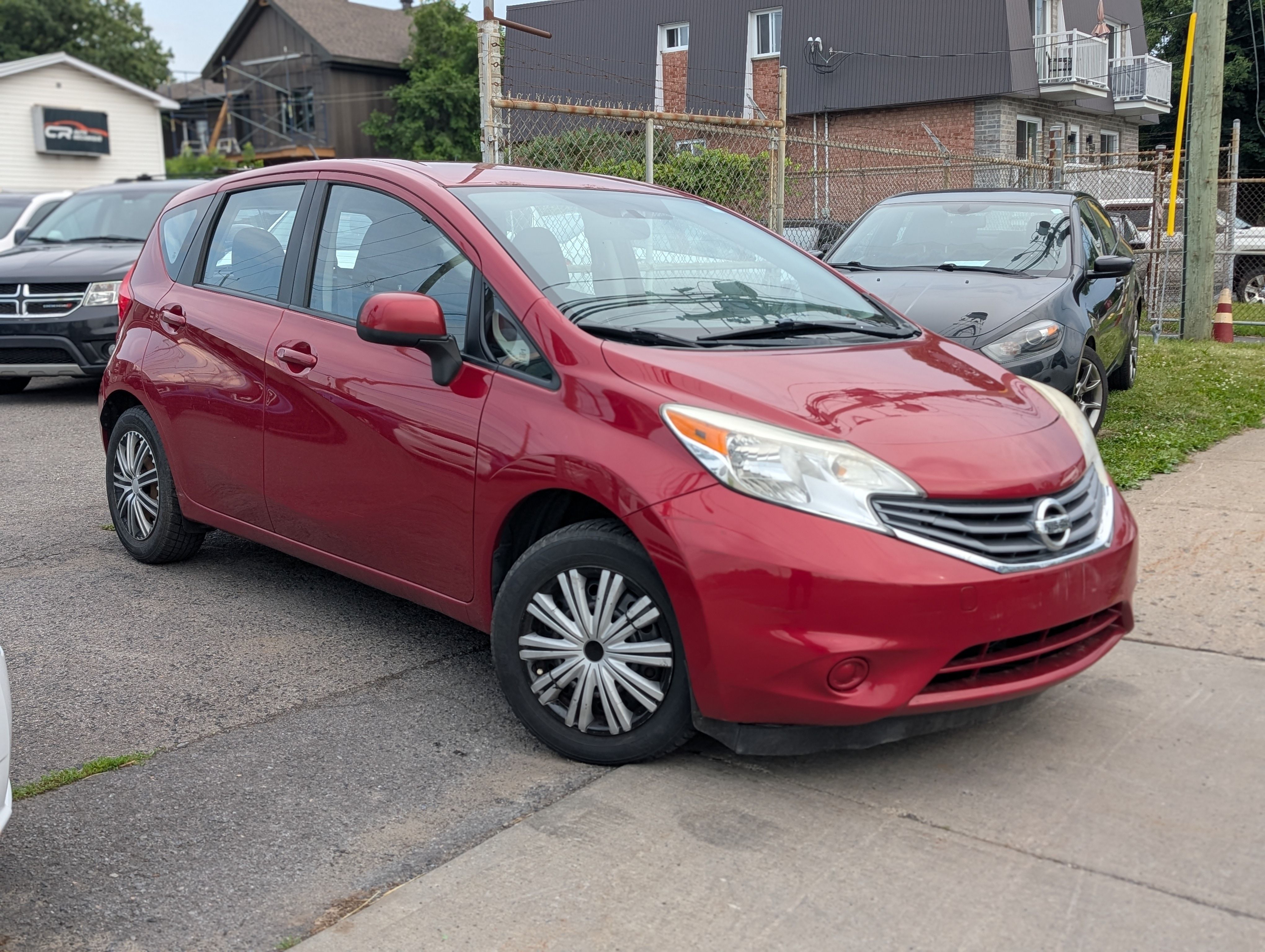 Nissan versa hatchback 2014 - Image 3