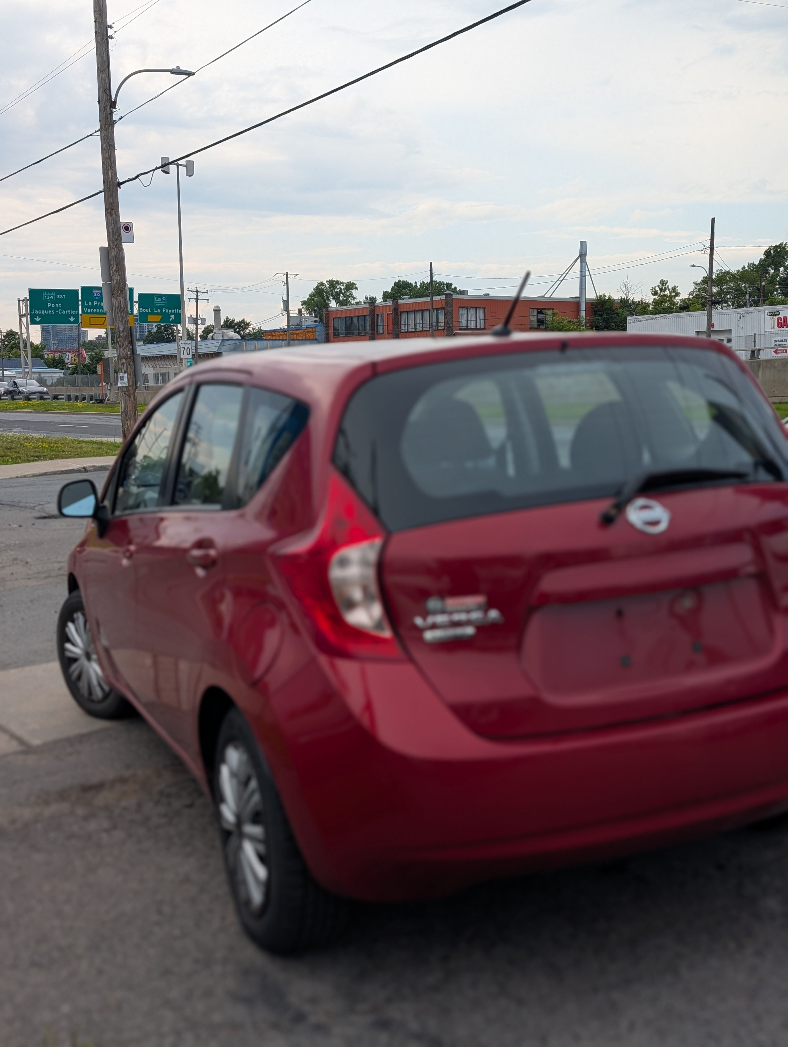 Nissan versa hatchback 2014 - Image 6