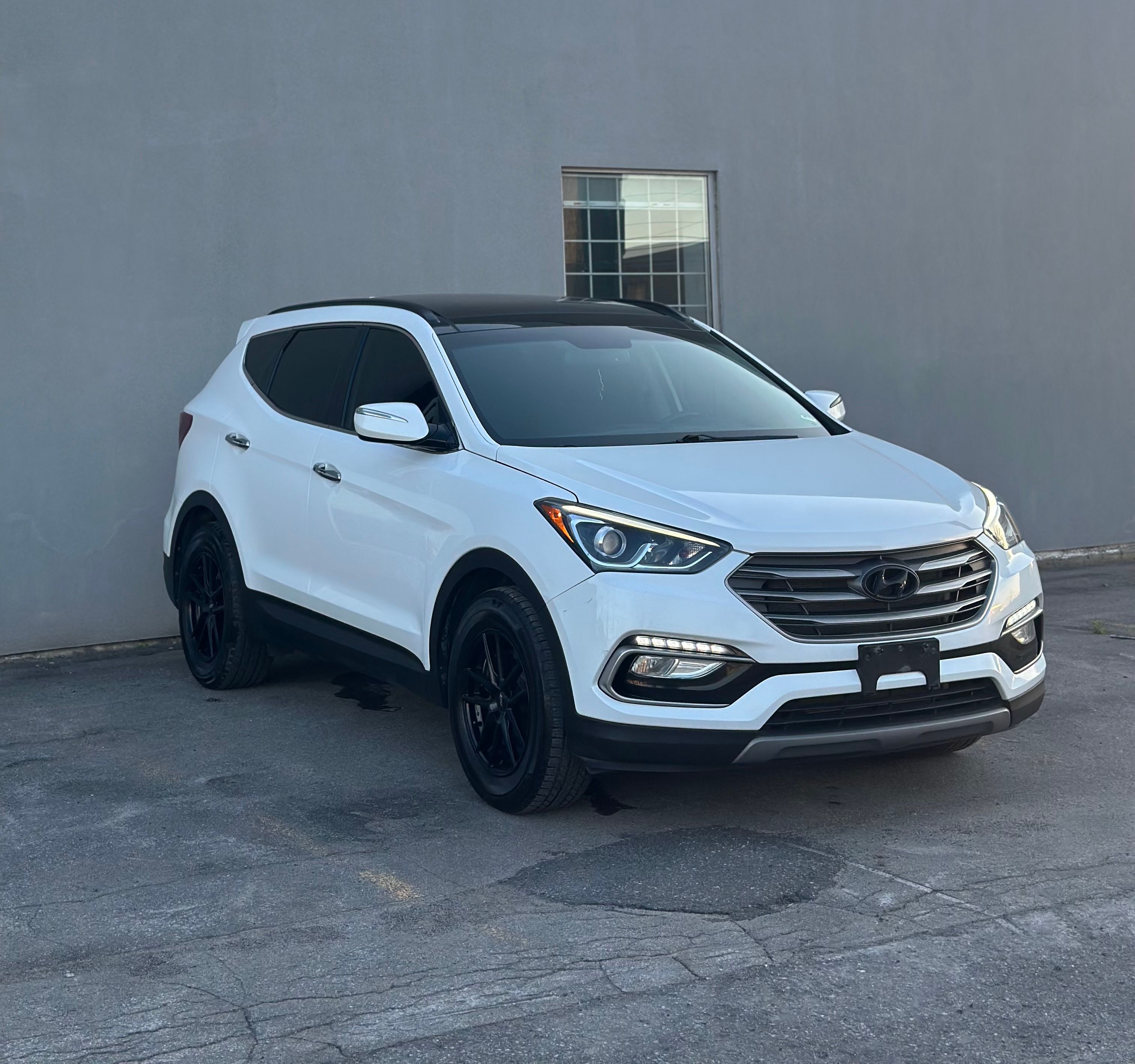 Hyundai Santa Fe 2018 - Image 1