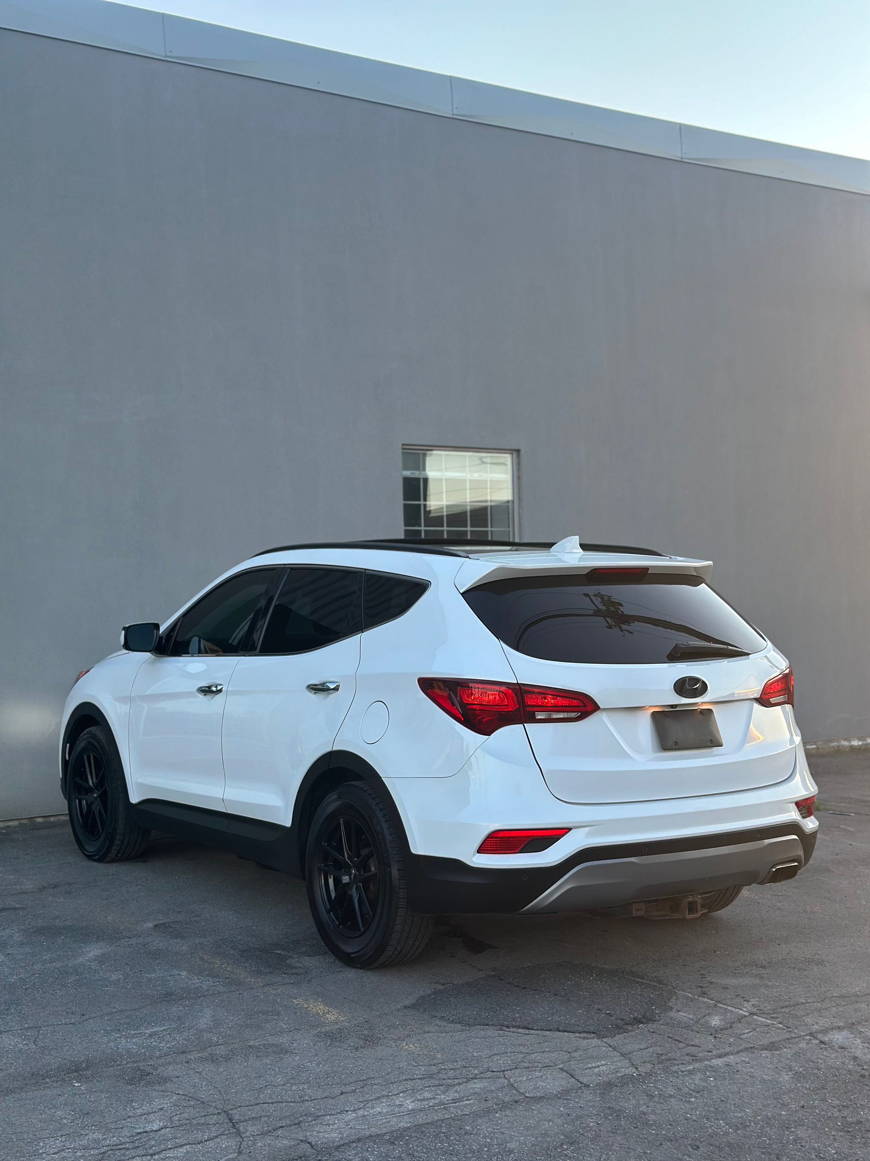 Hyundai Santa Fe 2018 - Image 3