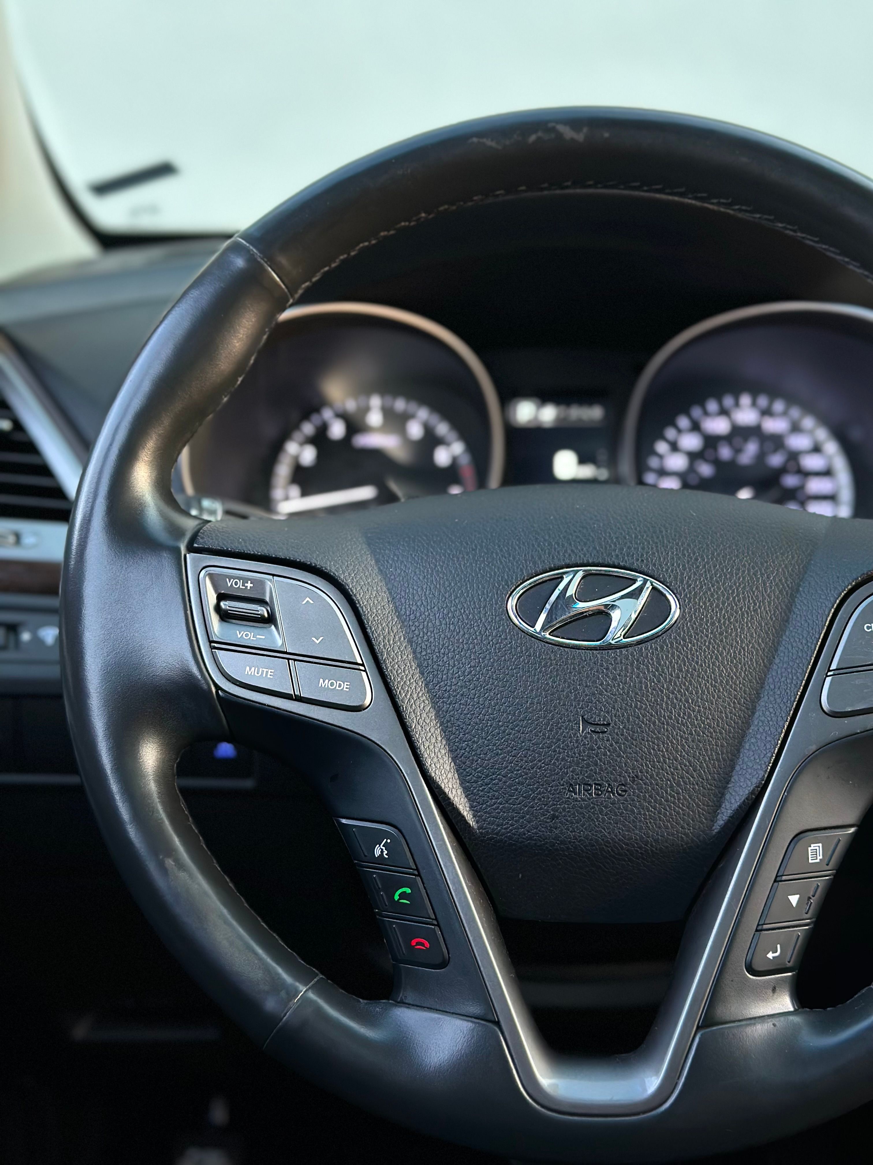 Hyundai Santa Fe 2018 - Image 18