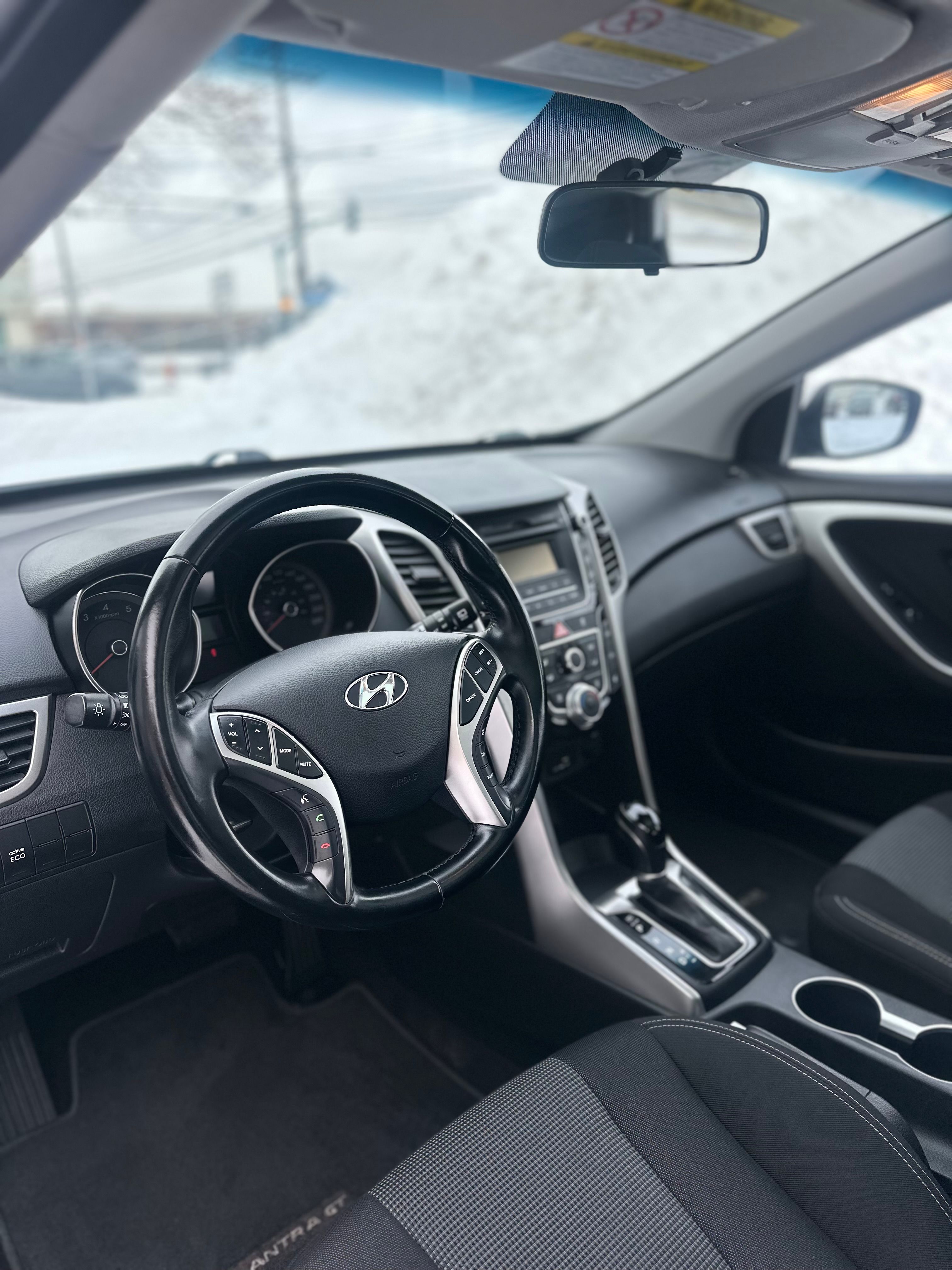 Hyundai Elantra GT 2014 - Image 9