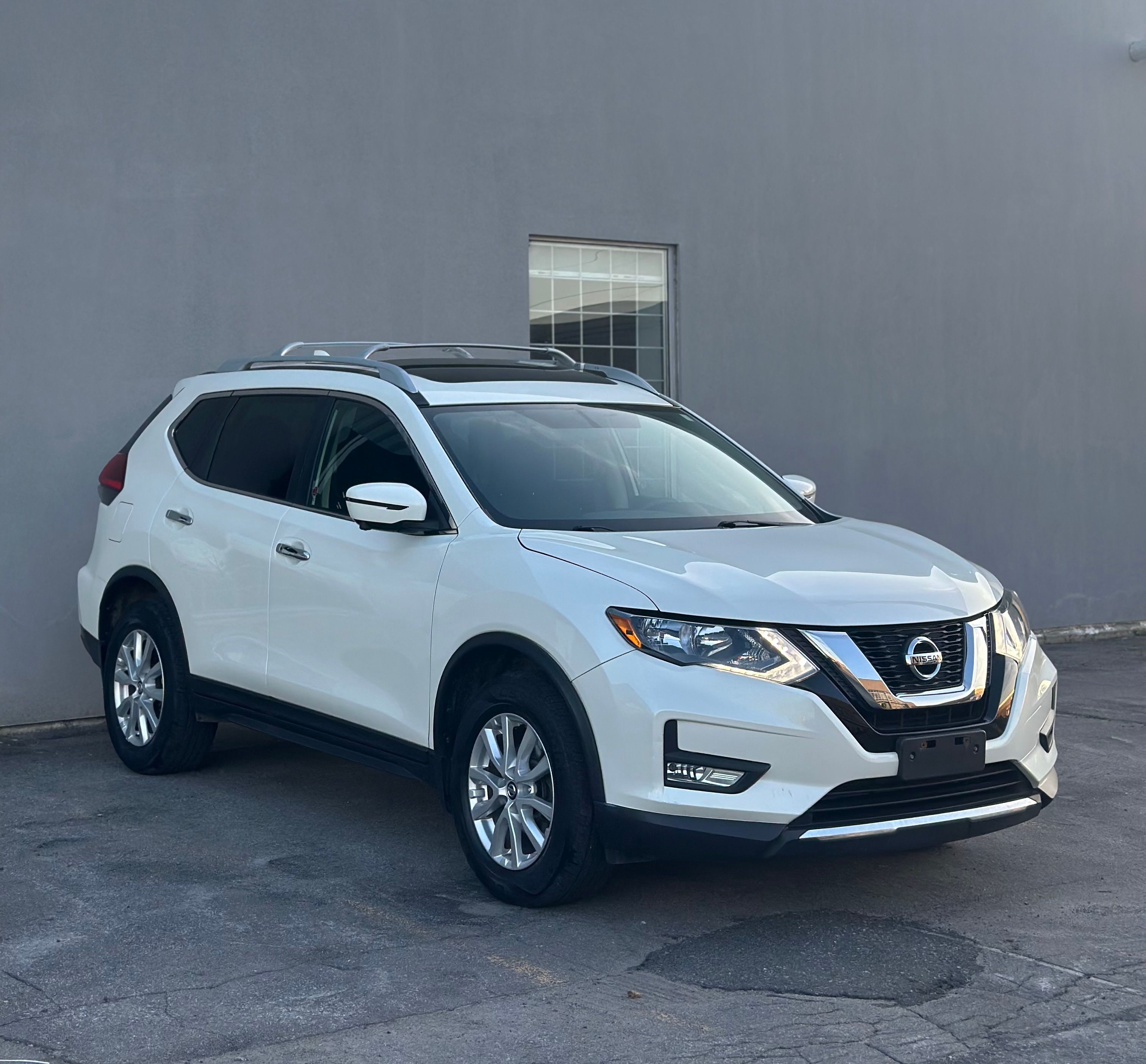 Nissan Rogue 2017 - Image 1