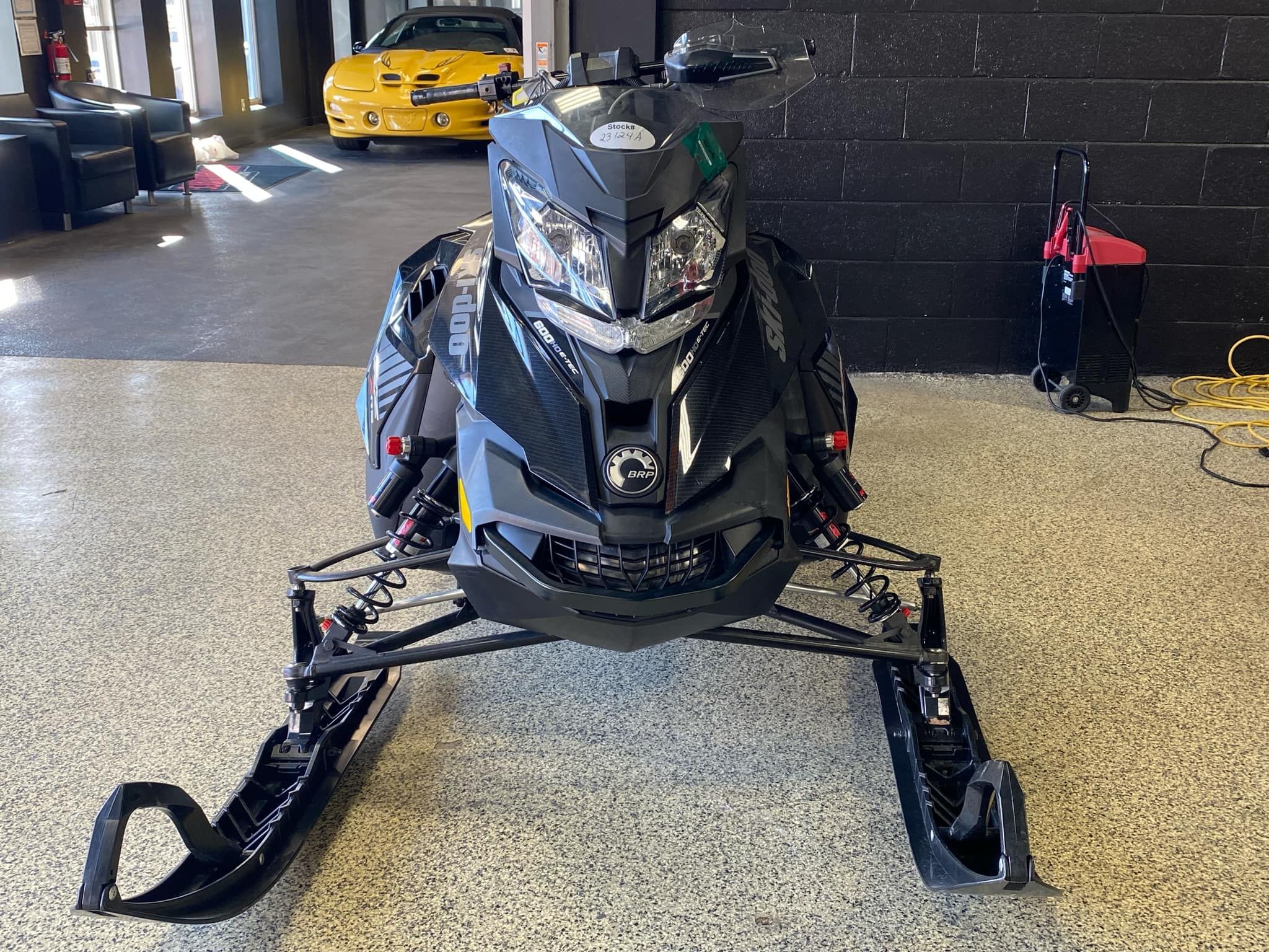 SKI-DOO Summit 600 X (REV) R 2017 - Image 2