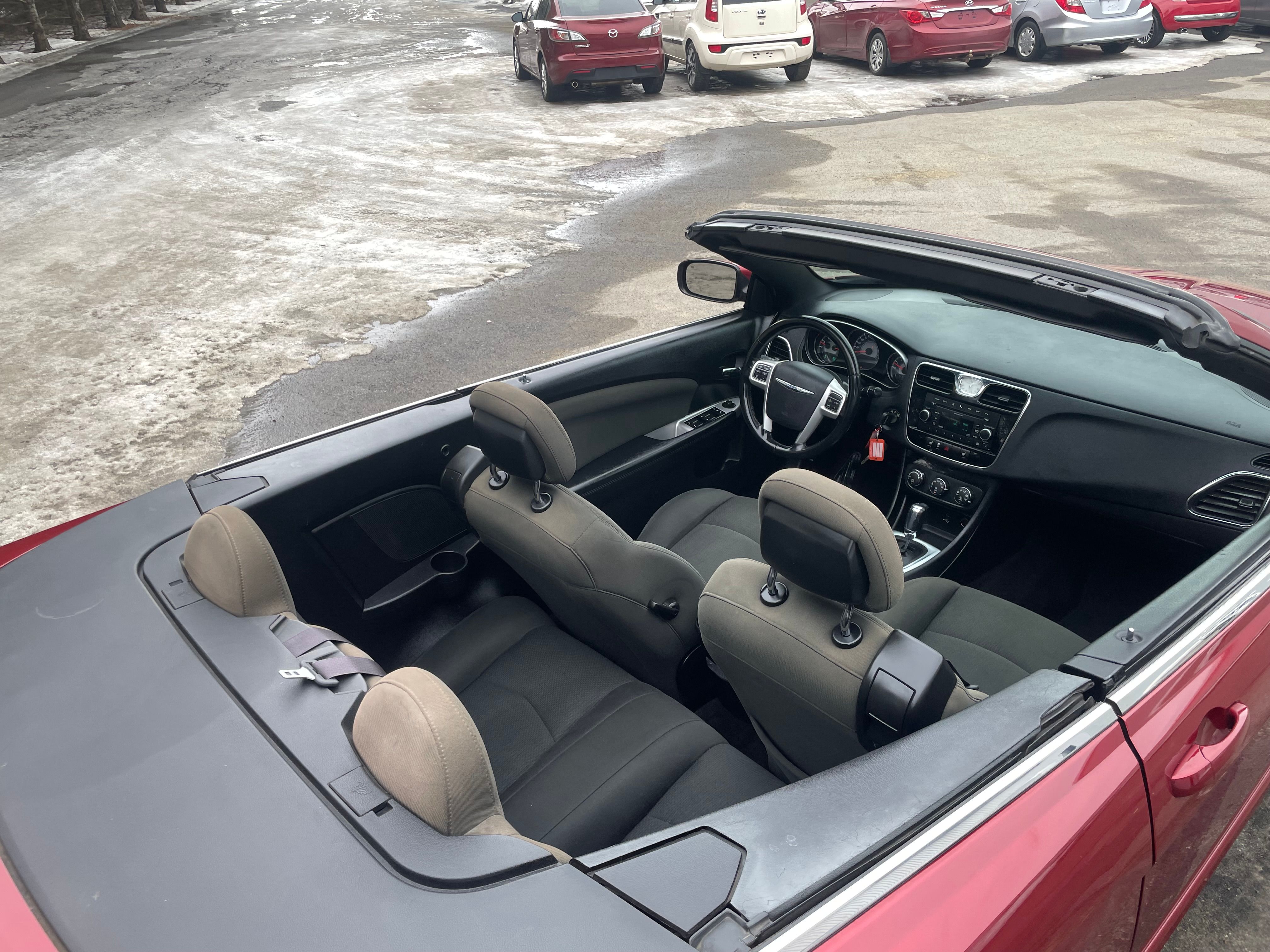 Chrysler 200 2011 - Image 21
