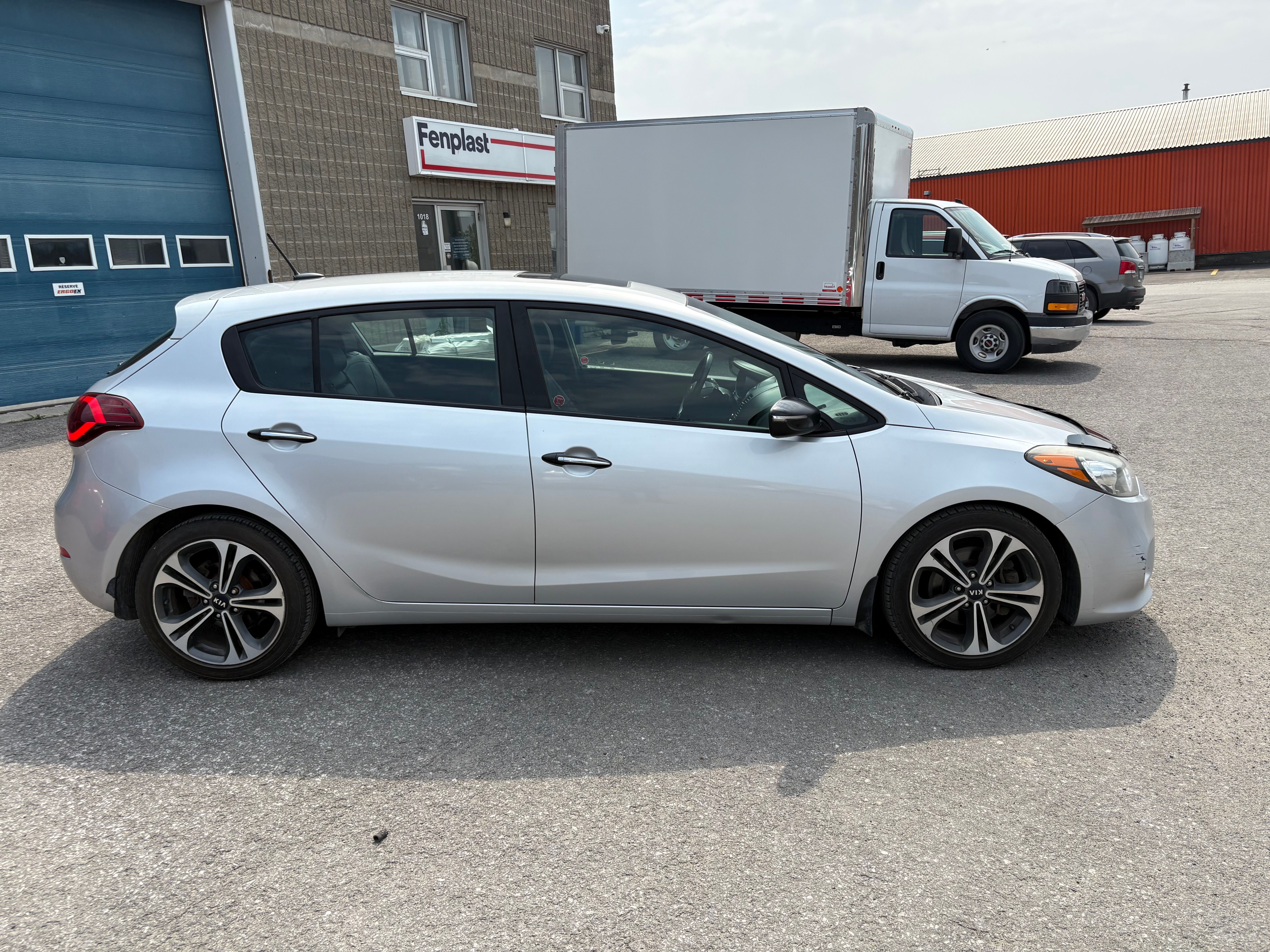 Kia Forte 5-Door 2016 - Image 4