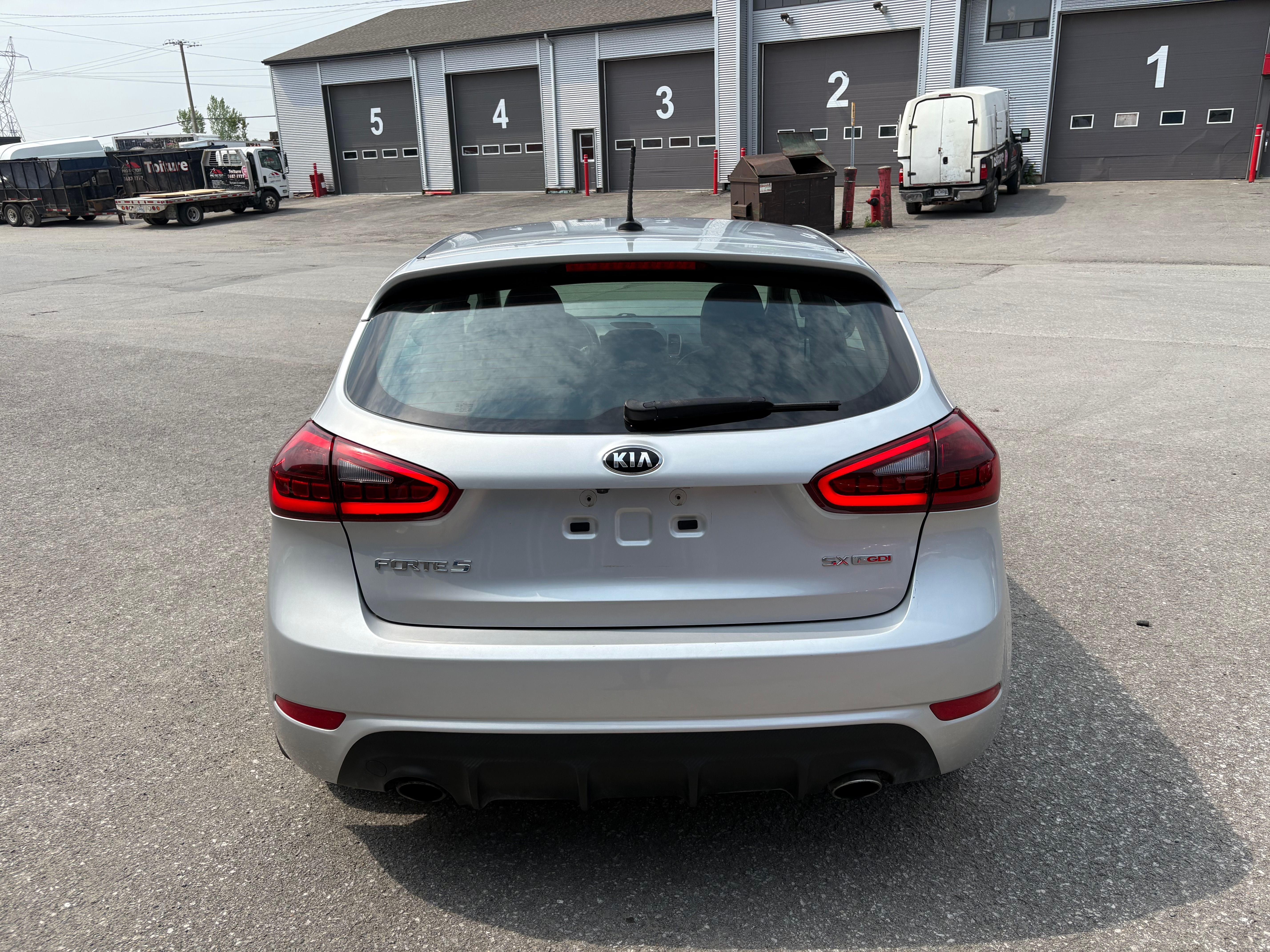 Kia Forte 5-Door 2016 - Image 6