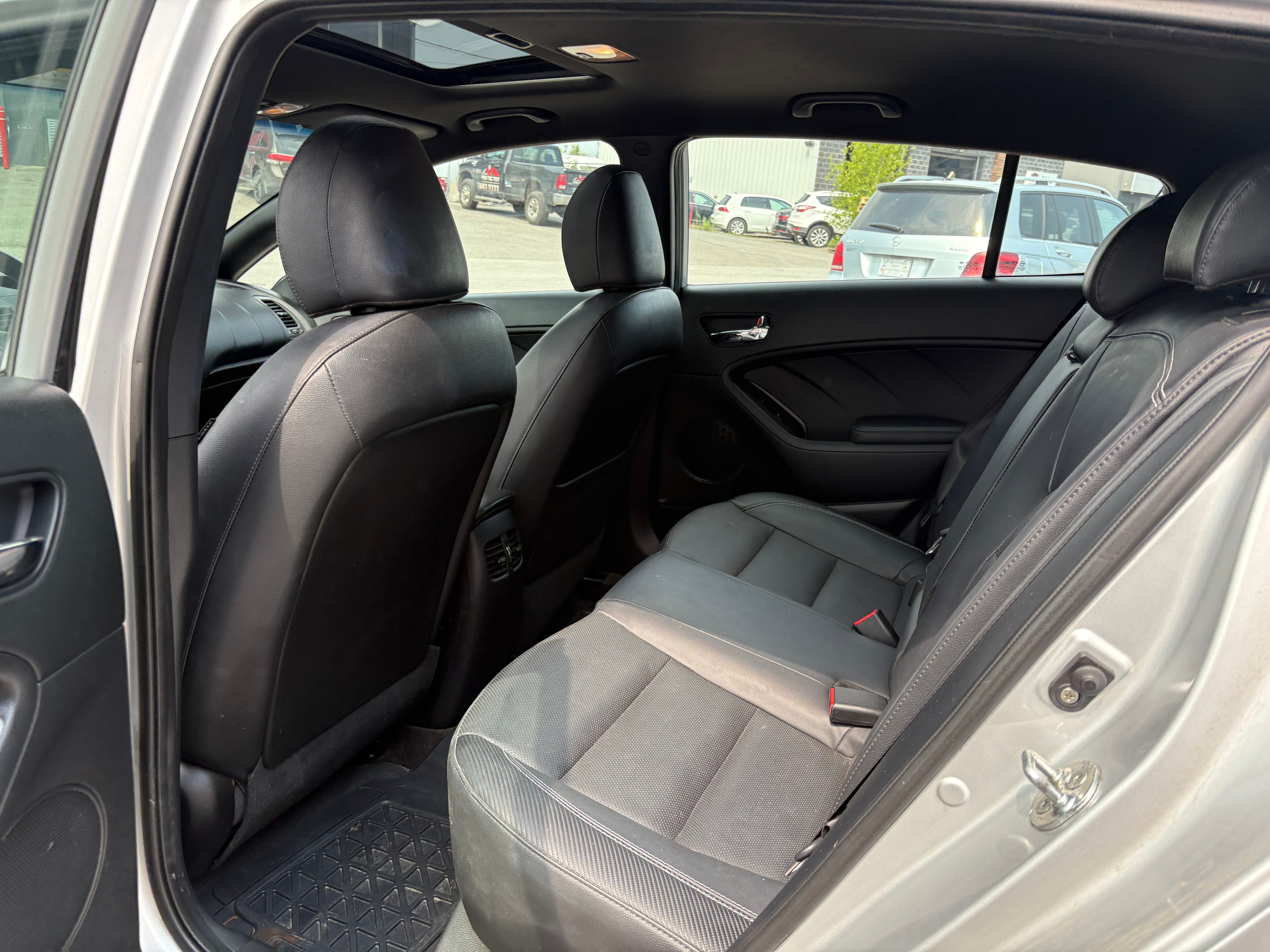 Kia Forte 5-Door 2016 - Image 11