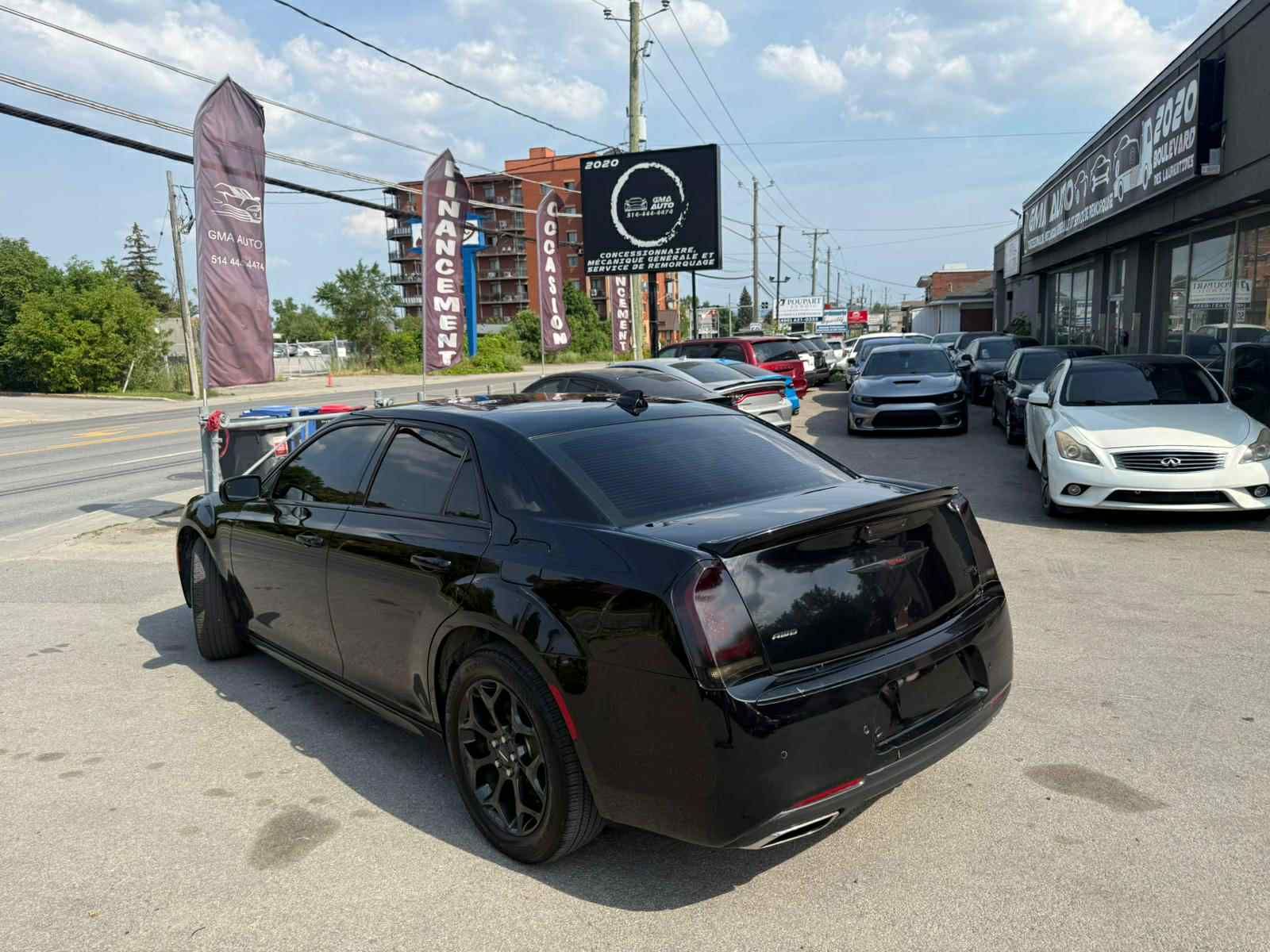 Chrysler 300 2021 - Image 8