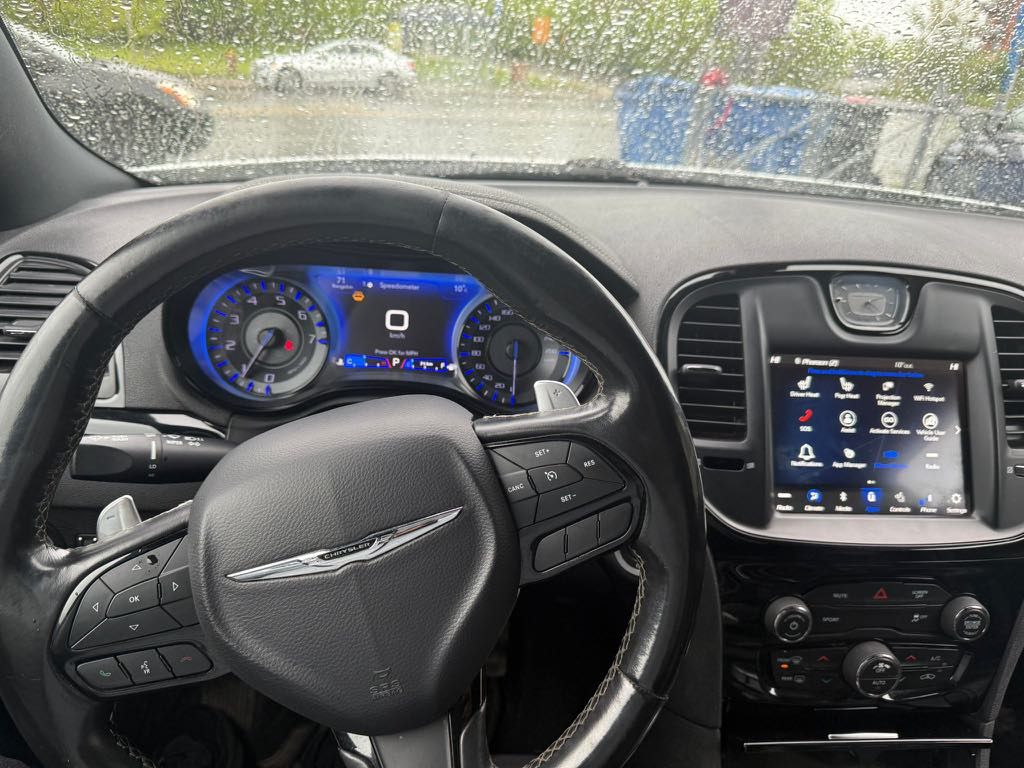 Chrysler 300 2019 - Image 10
