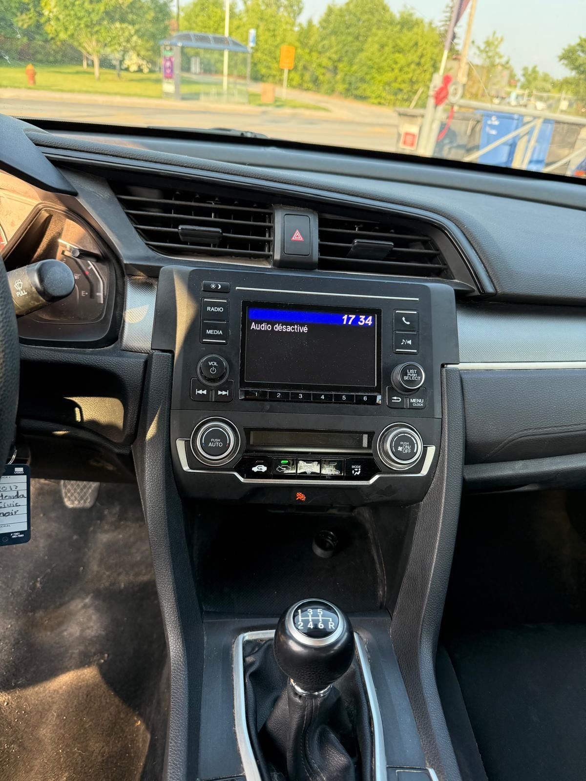 Honda Civic 2017 - Image 10