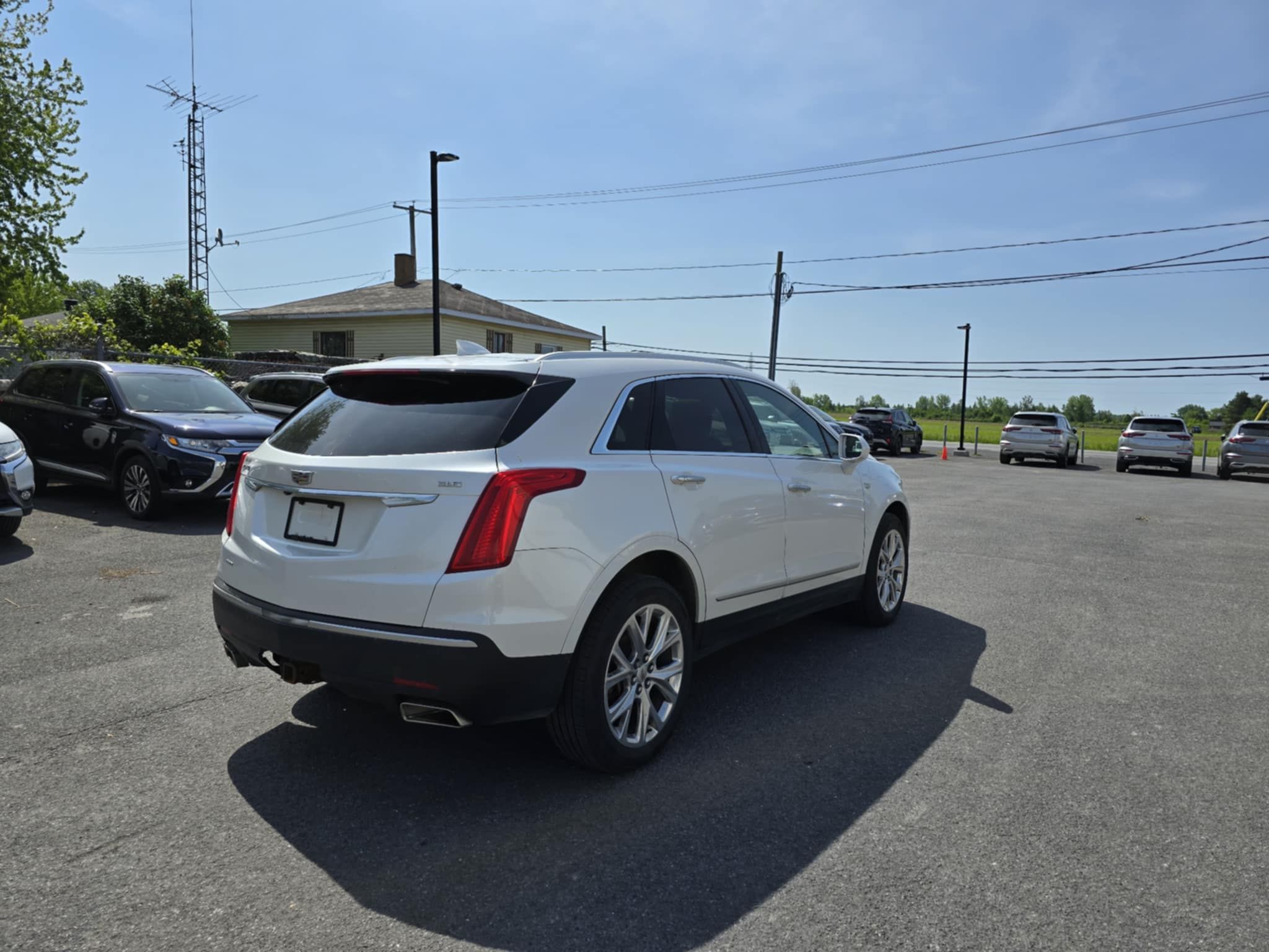 Cadillac XT5 2017 - Image 18