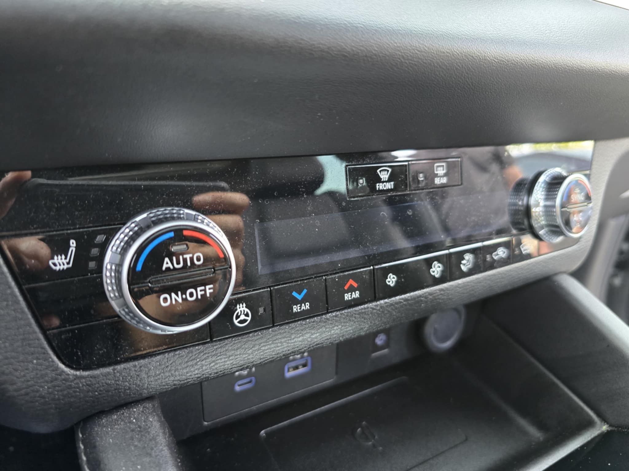 Mitsubishi Outlander 2023 - Image 18