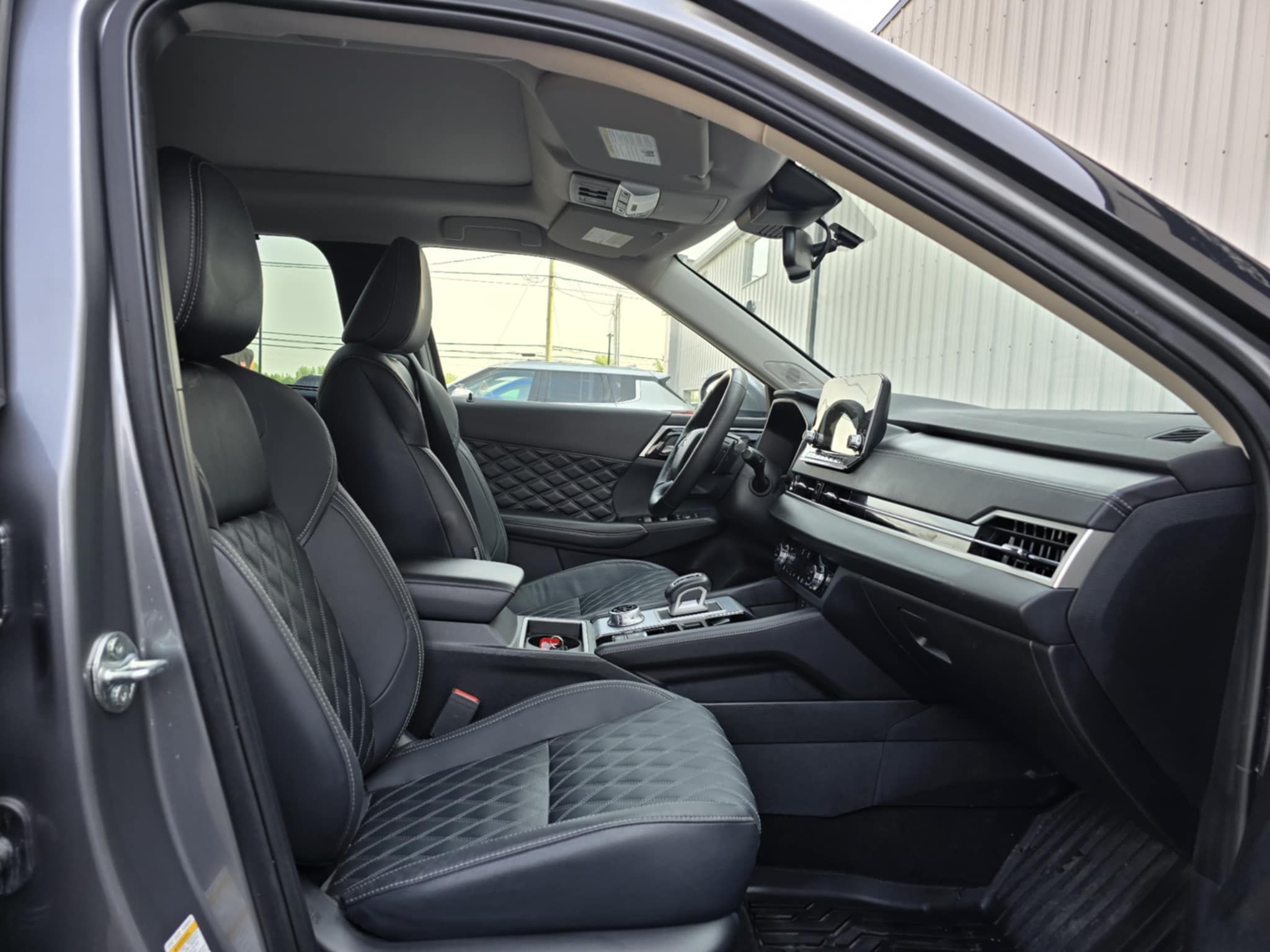 Mitsubishi Outlander 2023 - Image 22