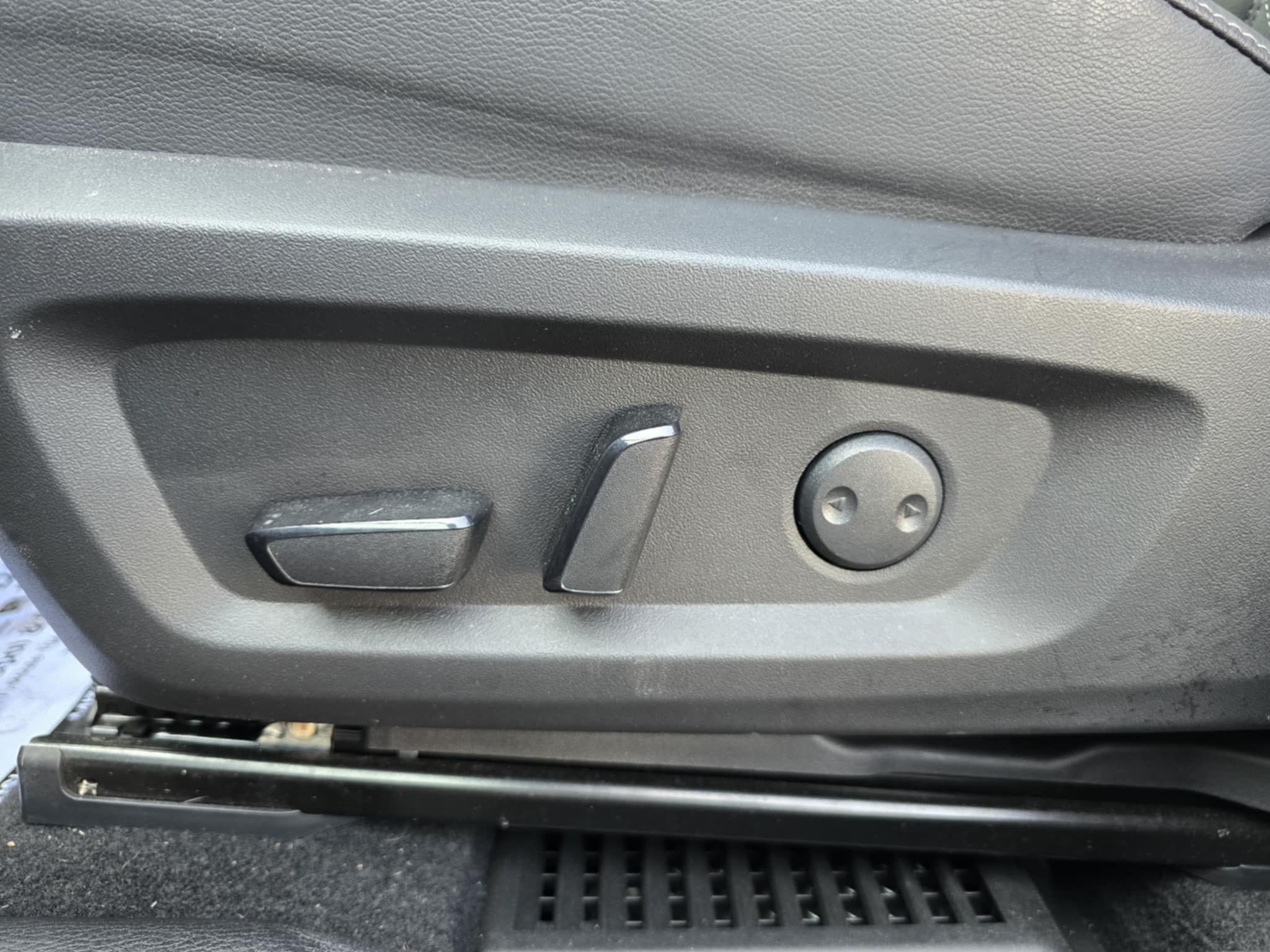 Mitsubishi Outlander 2023 - Image 8