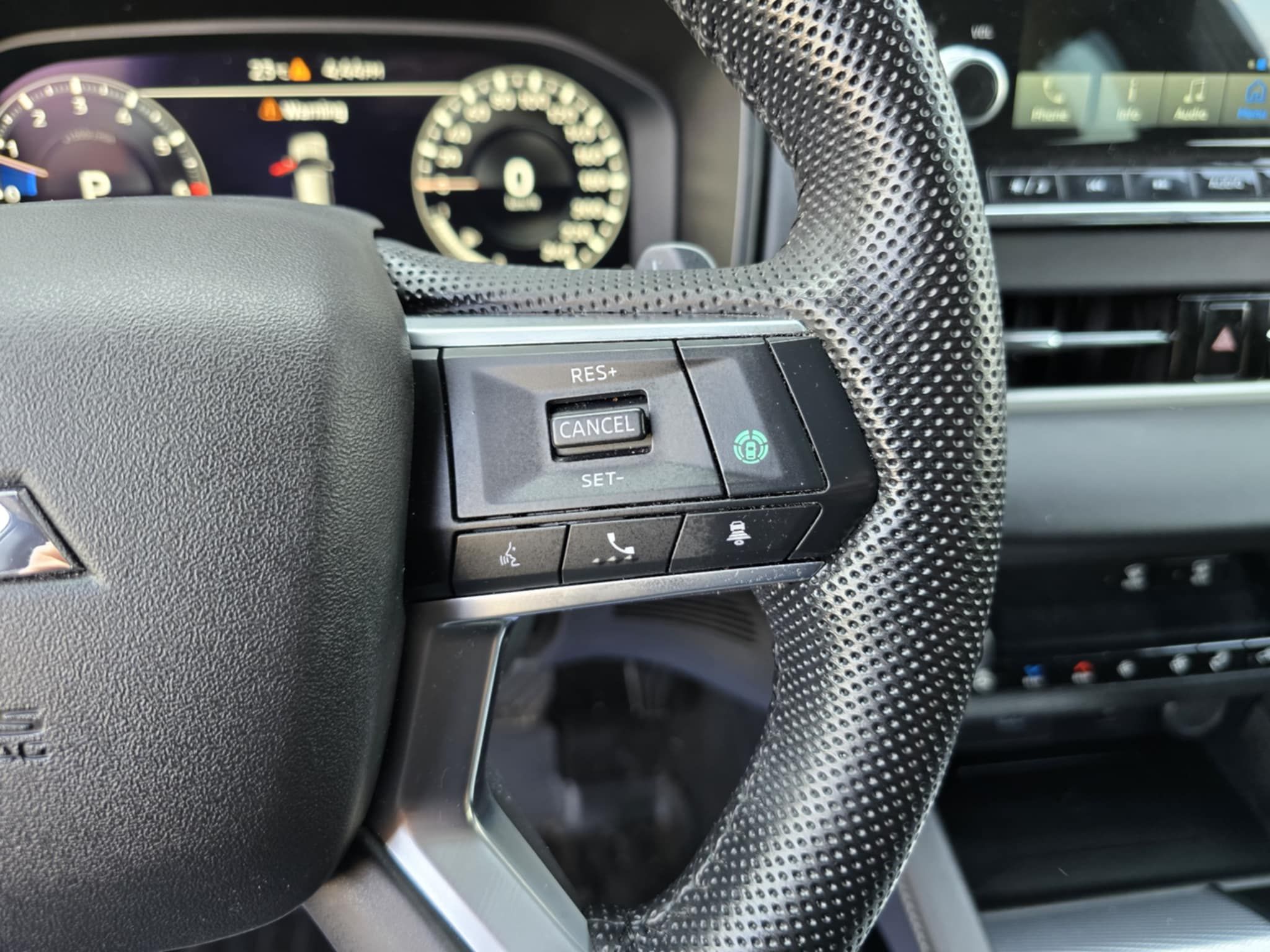 Mitsubishi Outlander 2023 - Image 13