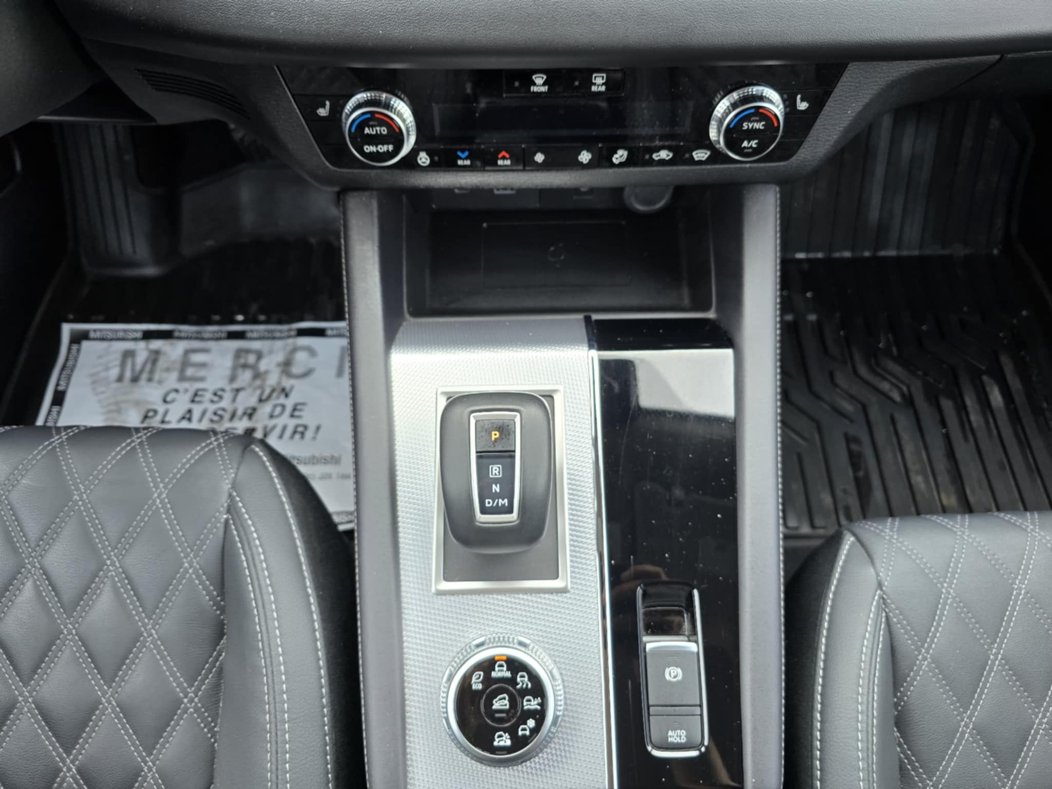 Mitsubishi Outlander 2023 - Image 15