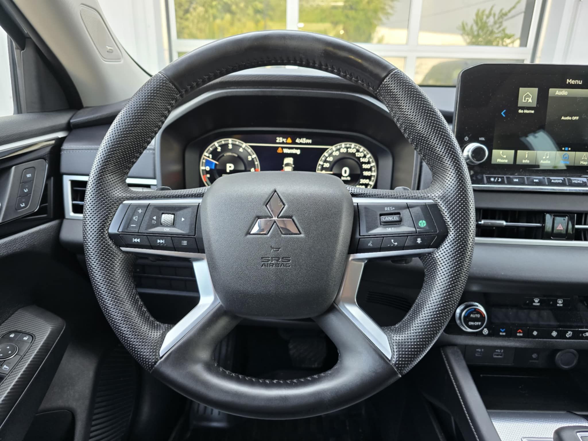 Mitsubishi Outlander 2023 - Image 11