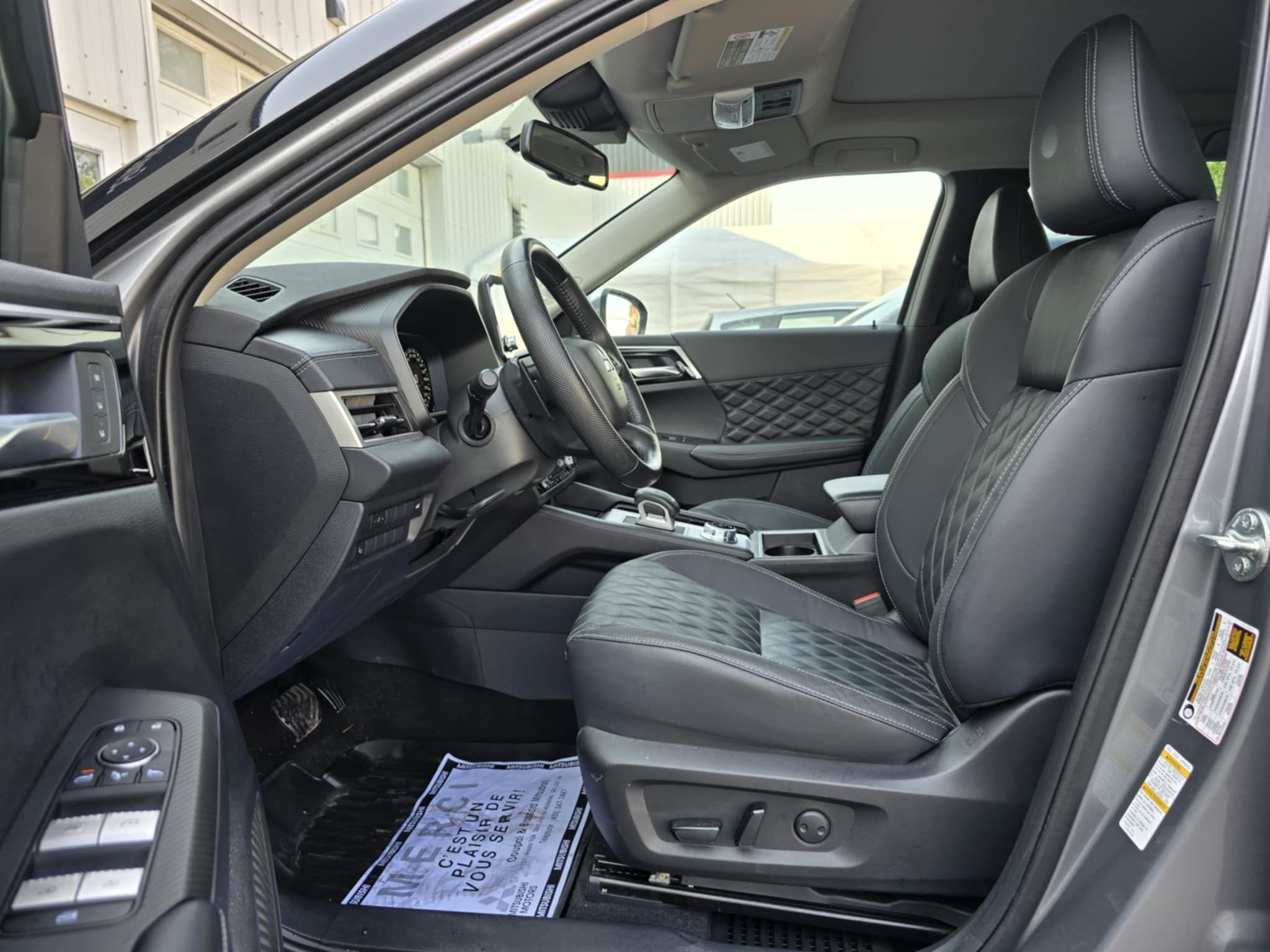 Mitsubishi Outlander 2023 - Image 5